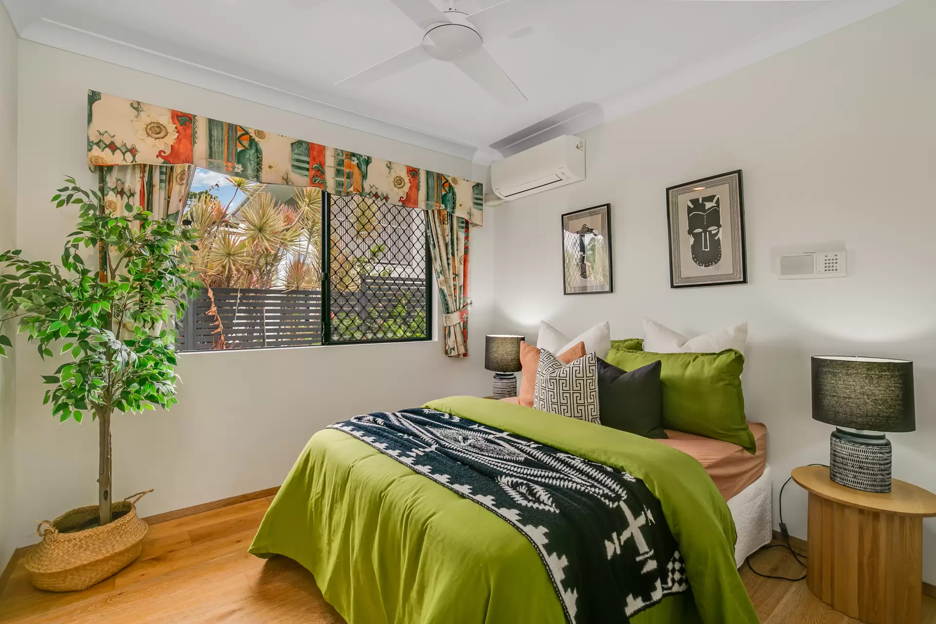 23 Paranka Drive North, Cleveland Sold by Queensland Sotheby's International Realty - image 1