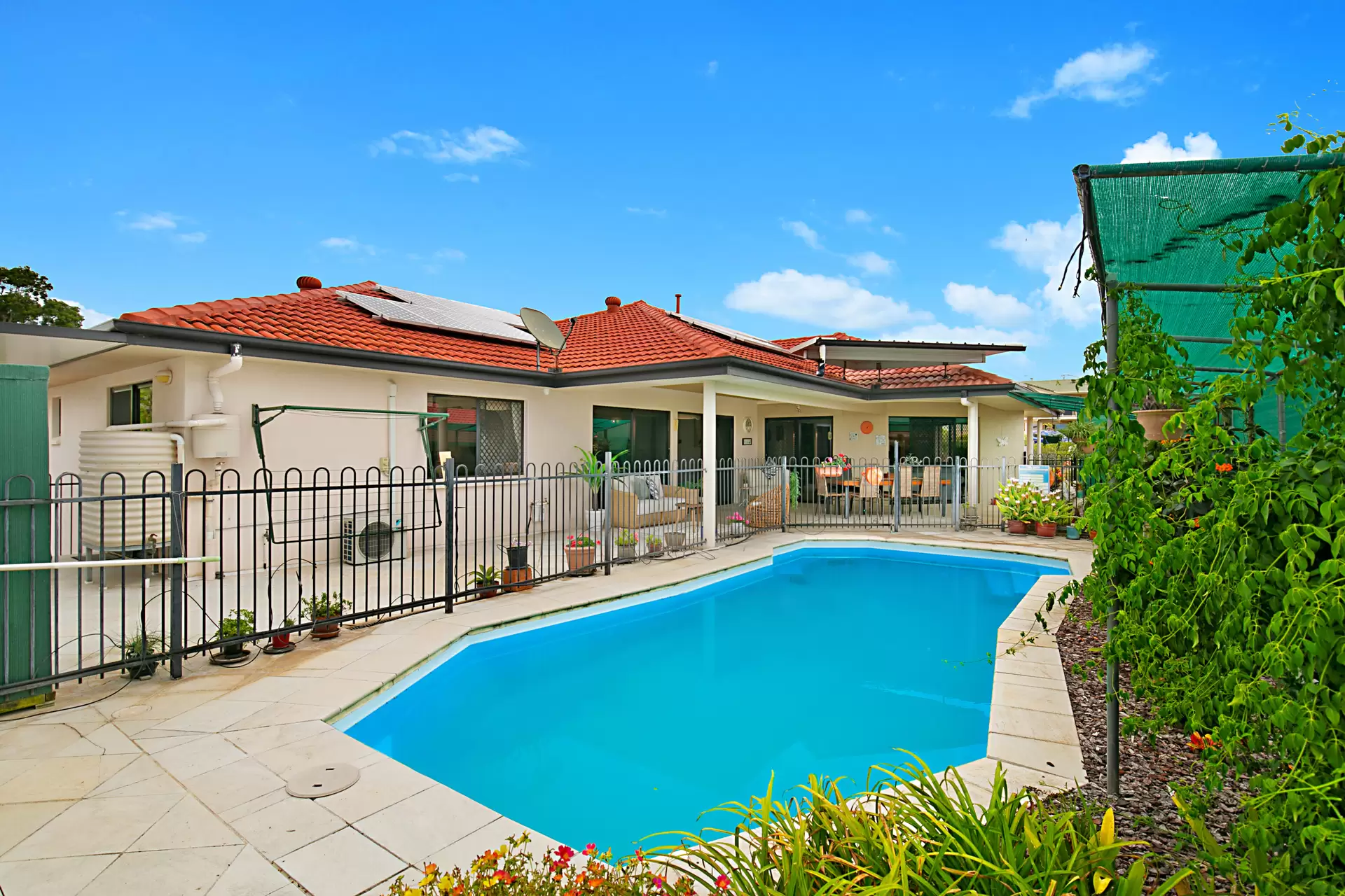 23 Paranka Drive North, Cleveland Sold by  - image 1