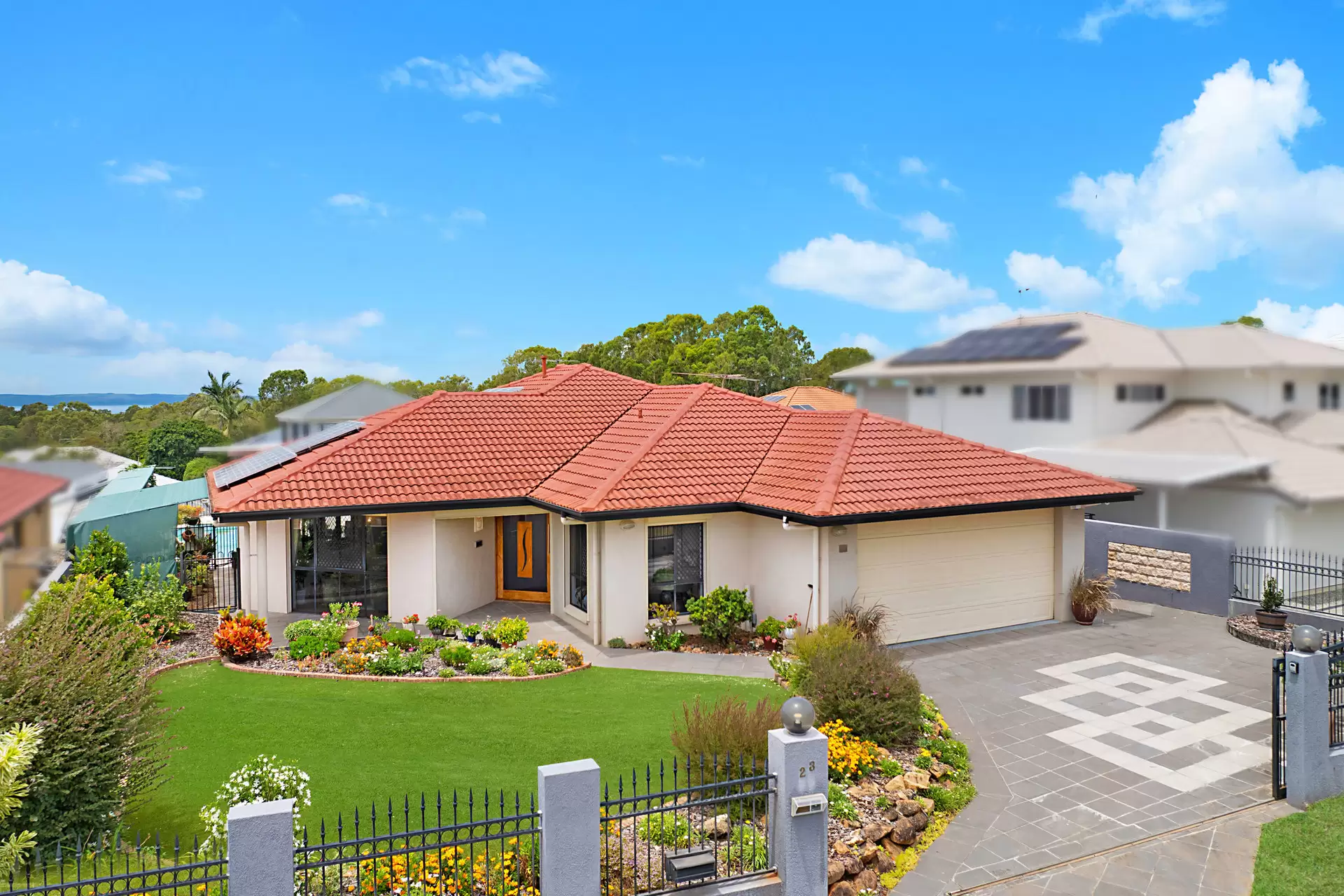23 Paranka Drive North, Cleveland Sold by  - image 1