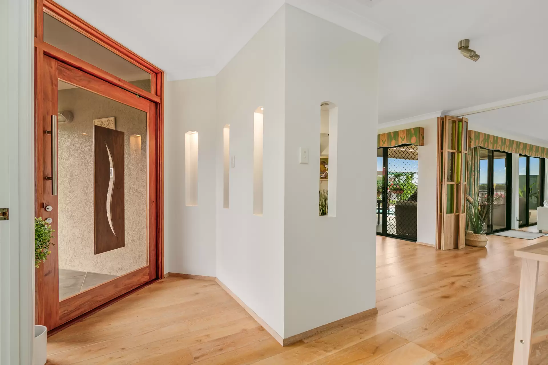 23 Paranka Drive North, Cleveland Sold by Queensland Sotheby's International Realty - image 1