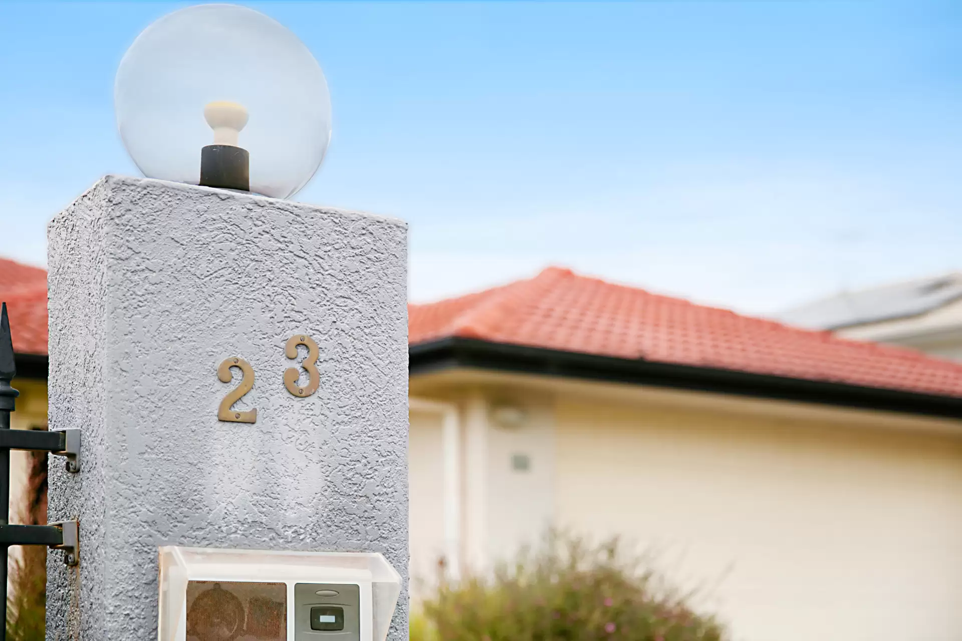 23 Paranka Drive North, Cleveland Sold by Queensland Sotheby's International Realty - image 1