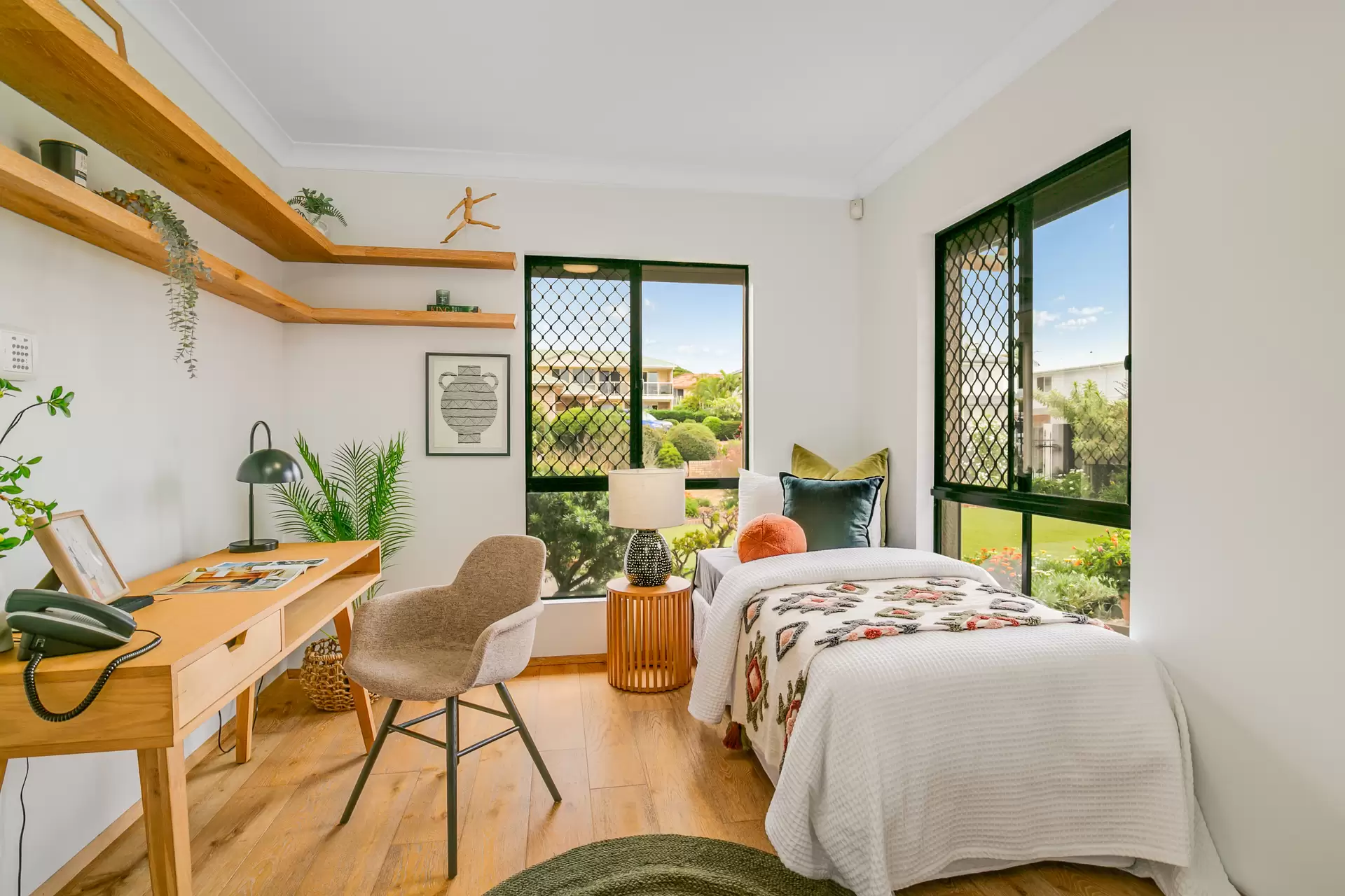 23 Paranka Drive North, Cleveland Sold by Queensland Sotheby's International Realty - image 1