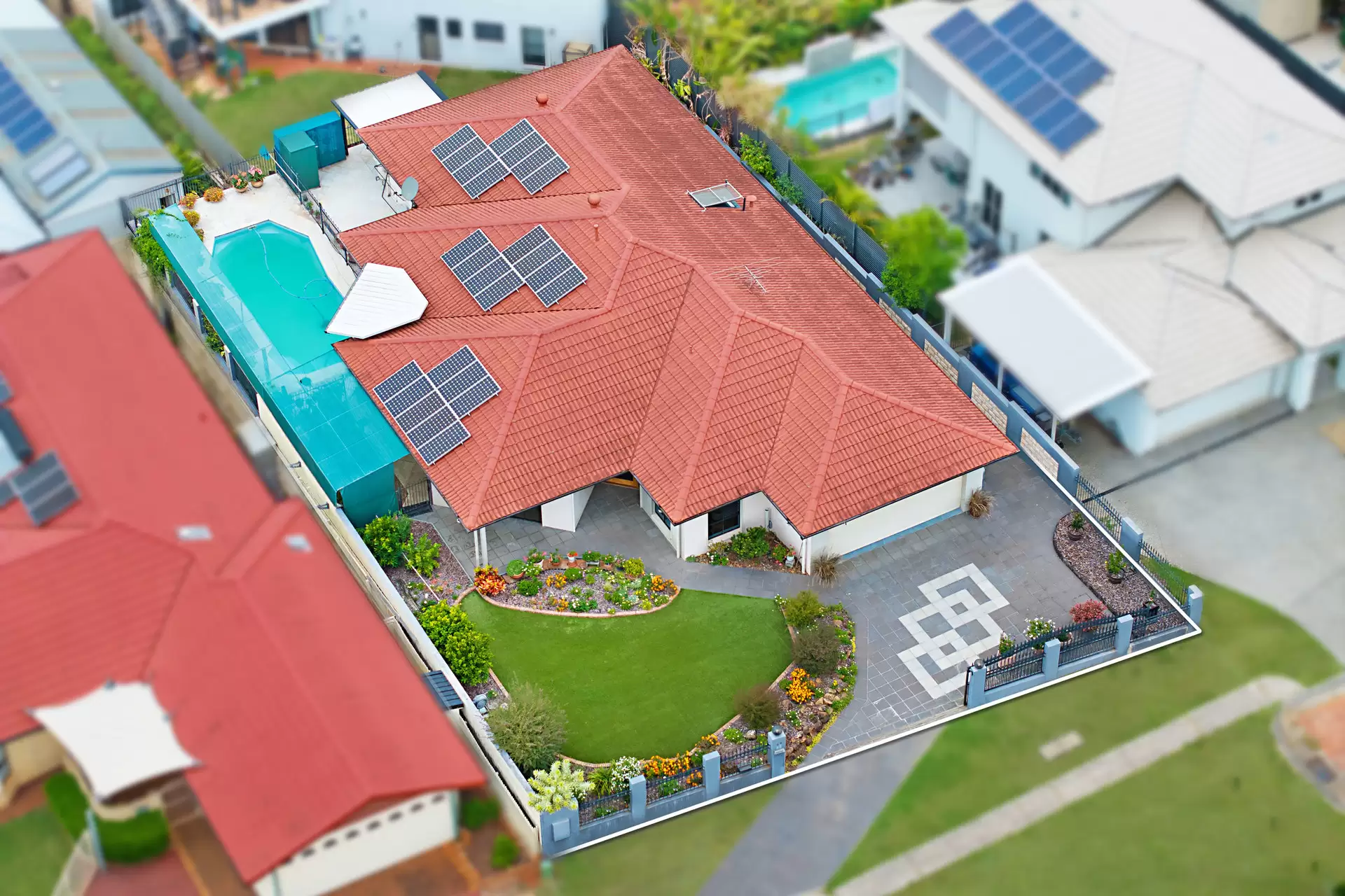 23 Paranka Drive North, Cleveland Sold by Queensland Sotheby's International Realty - image 1