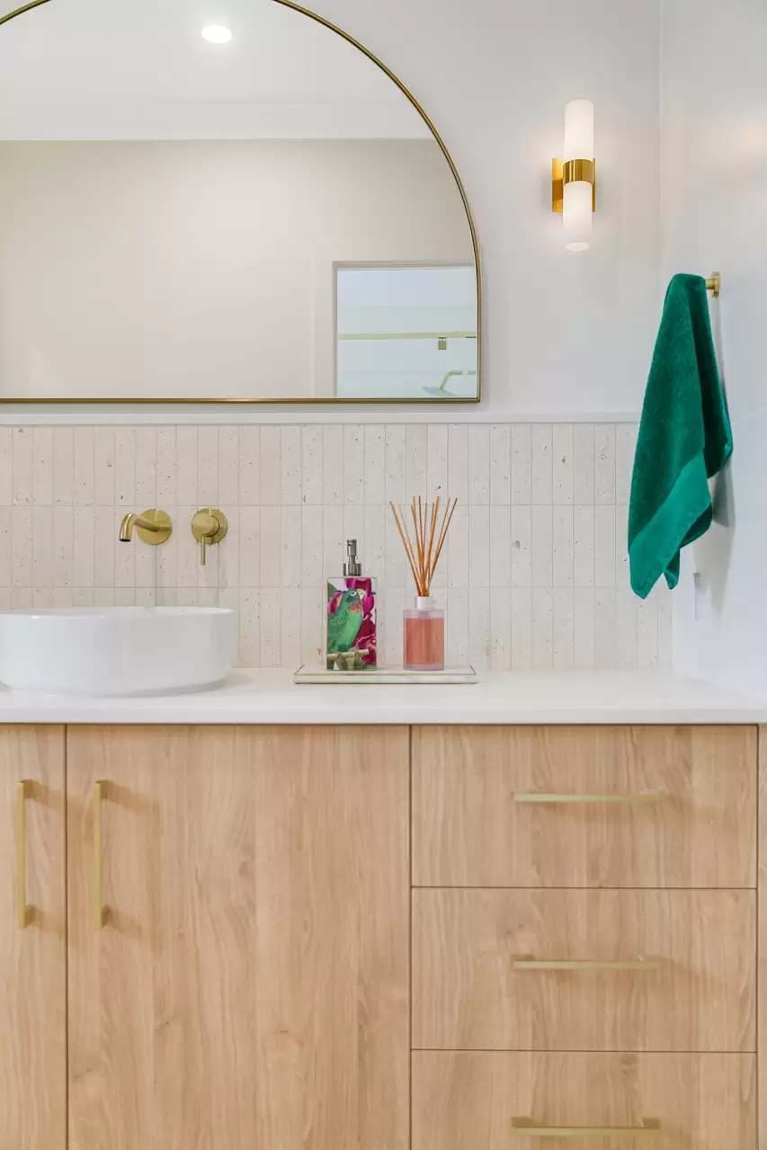 10A Topatig Street, Cleveland Sold by Queensland Sotheby's International Realty - image 1