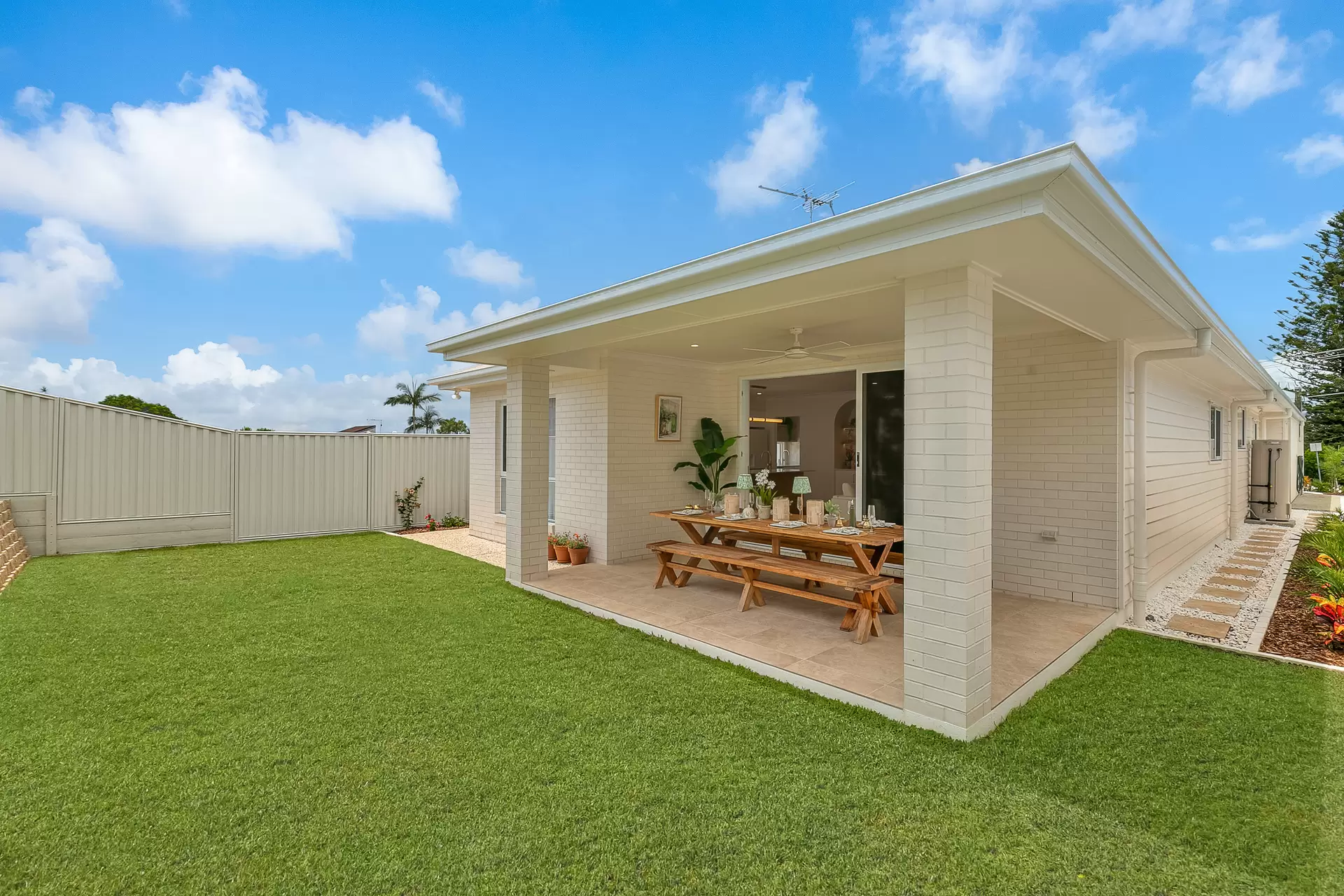10A Topatig Street, Cleveland Sold by Queensland Sotheby's International Realty - image 1
