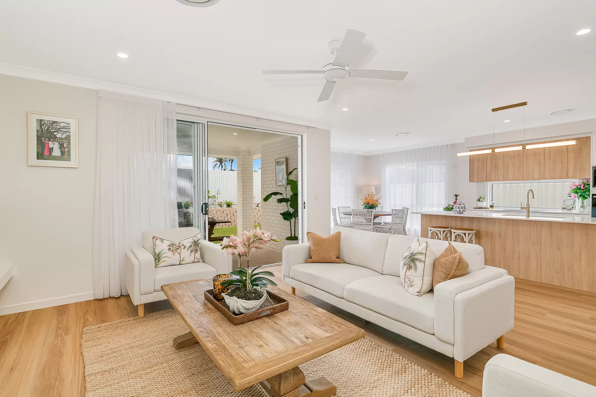 10A Topatig Street, Cleveland Sold by Queensland Sotheby's International Realty - image 1