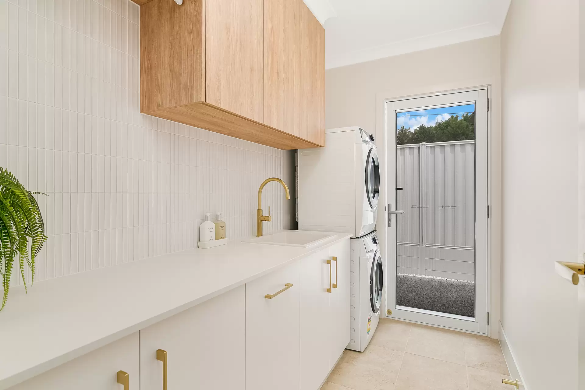10A Topatig Street, Cleveland Sold by Queensland Sotheby's International Realty - image 1