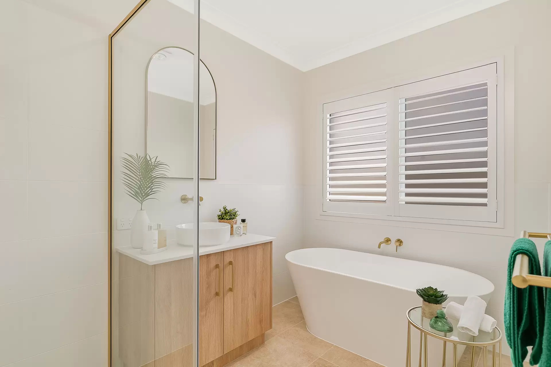10A Topatig Street, Cleveland Sold by Queensland Sotheby's International Realty - image 1
