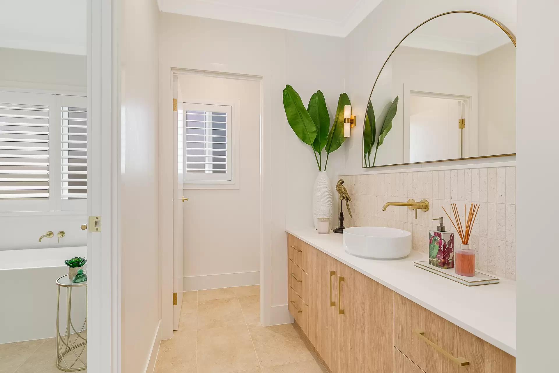 10A Topatig Street, Cleveland Sold by Queensland Sotheby's International Realty - image 1
