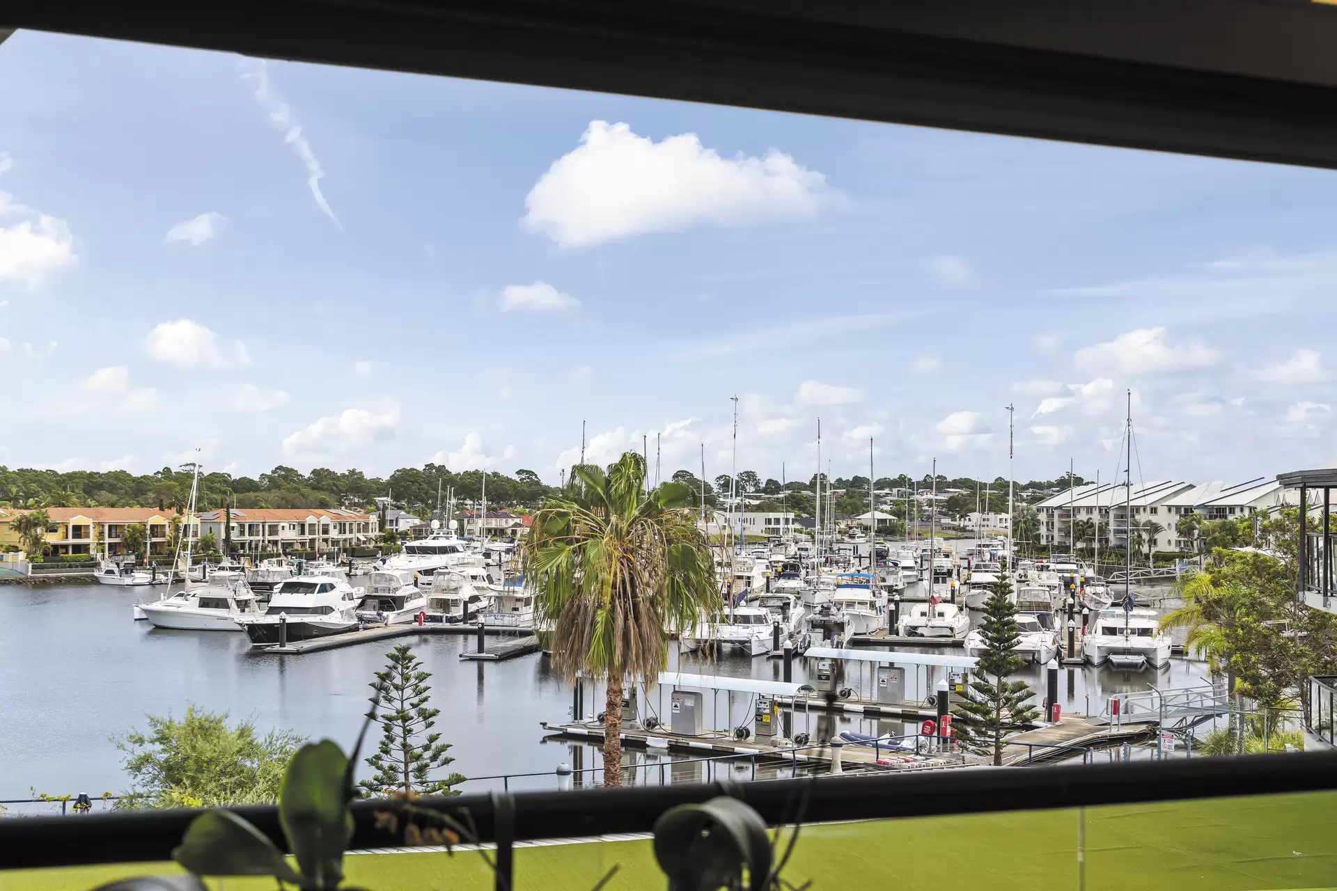23/2-10 Masthead Drive, Cleveland Sold by Queensland Sotheby's International Realty - image 1