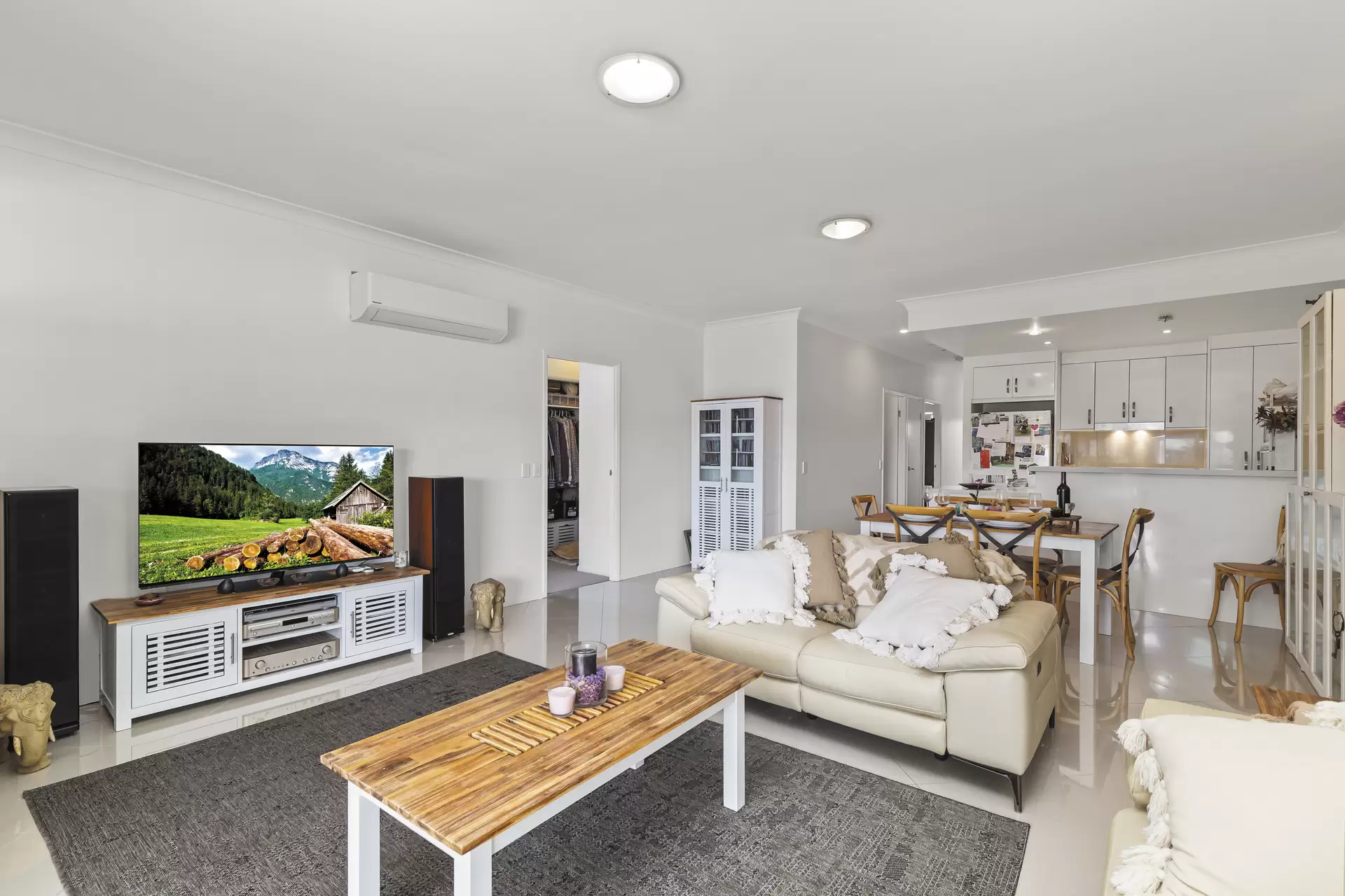 23/2-10 Masthead Drive, Cleveland Sold by Queensland Sotheby's International Realty - image 1