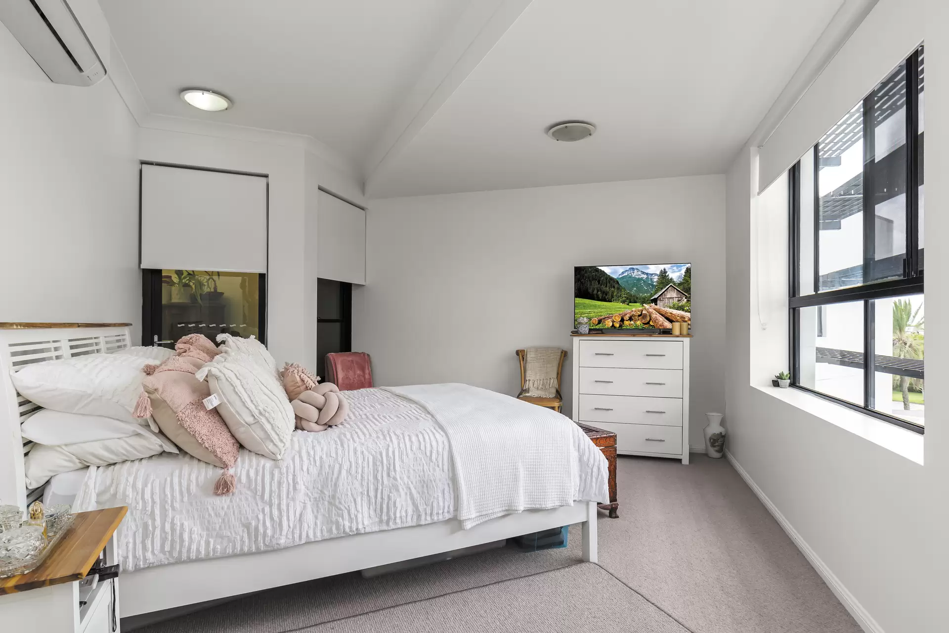 23/2-10 Masthead Drive, Cleveland Sold by Queensland Sotheby's International Realty - image 1
