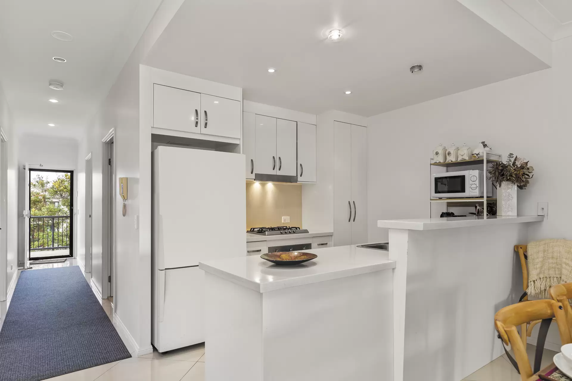 23/2-10 Masthead Drive, Cleveland Sold by Queensland Sotheby's International Realty - image 1