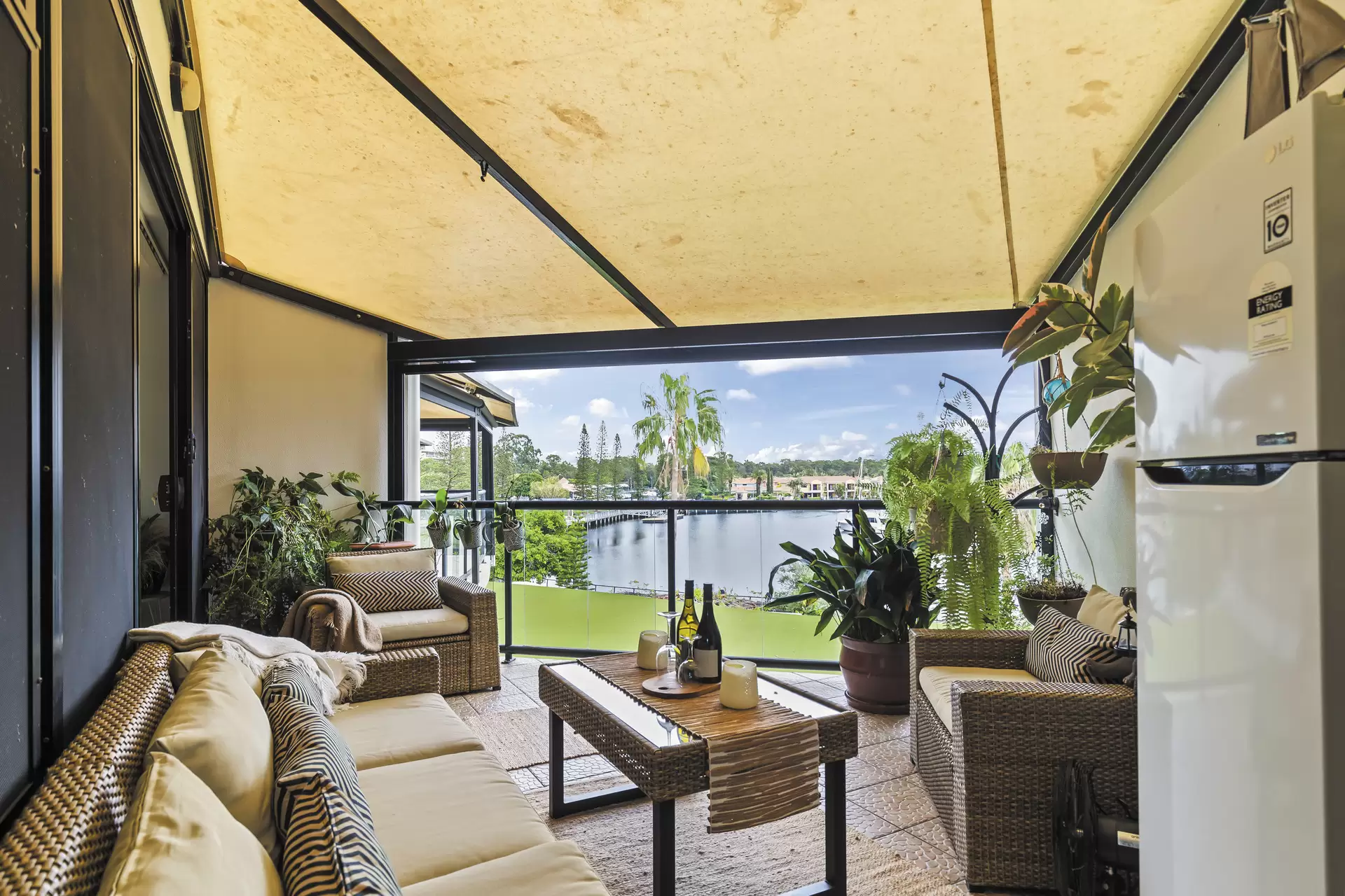 23/2-10 Masthead Drive, Cleveland Sold by Queensland Sotheby's International Realty - image 1