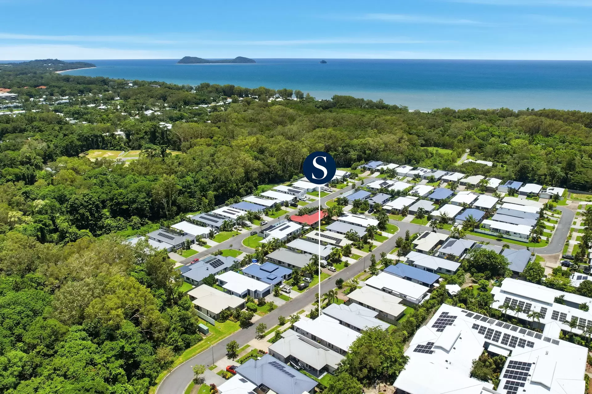 10 Seaford Entrance, Kewarra Beach Sold by Queensland Sotheby's International Realty - image 1