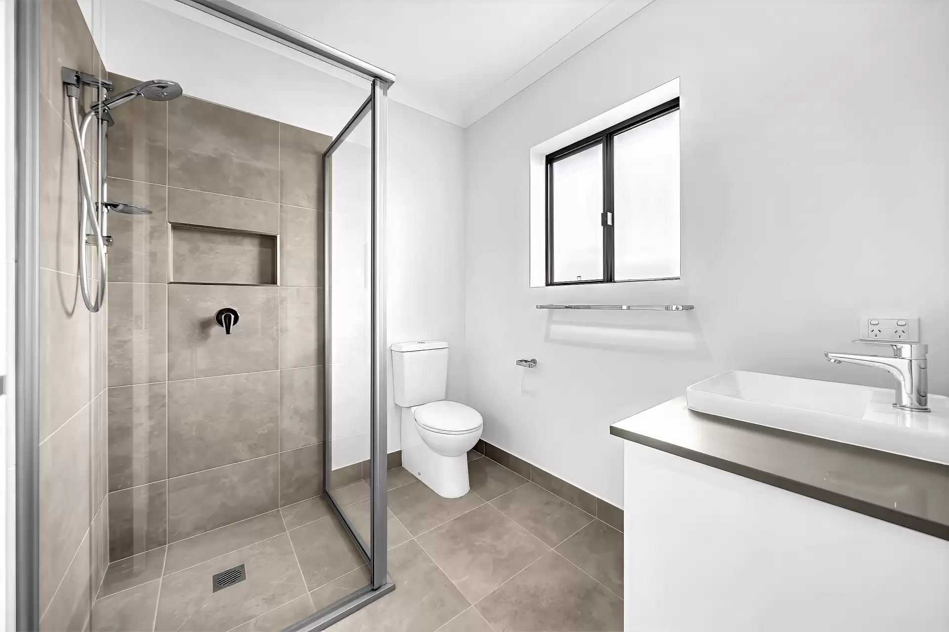 34 Tamarind Crescent, Proserpine Sold by Queensland Sotheby's International Realty - image 1