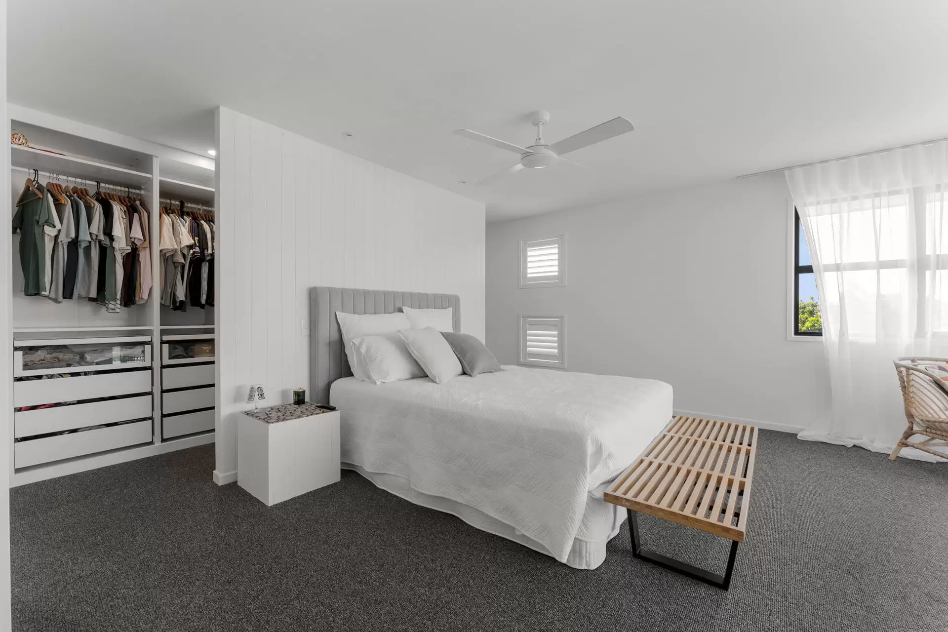 1/6 Egerton Street, Southport Sold by Queensland Sotheby's International Realty - image 1