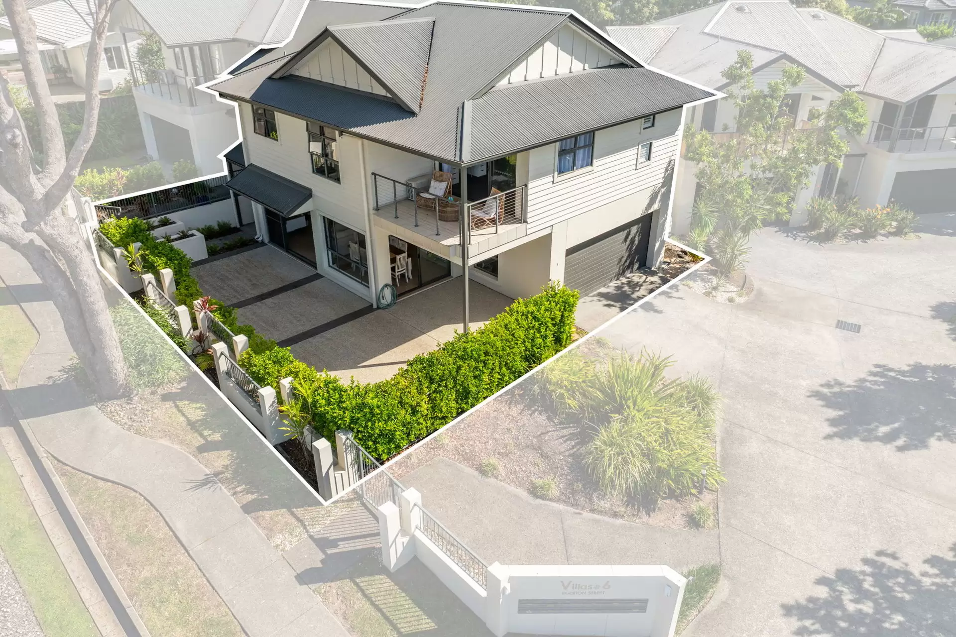 1/6 Egerton Street, Southport Sold by Queensland Sotheby's International Realty - image 1