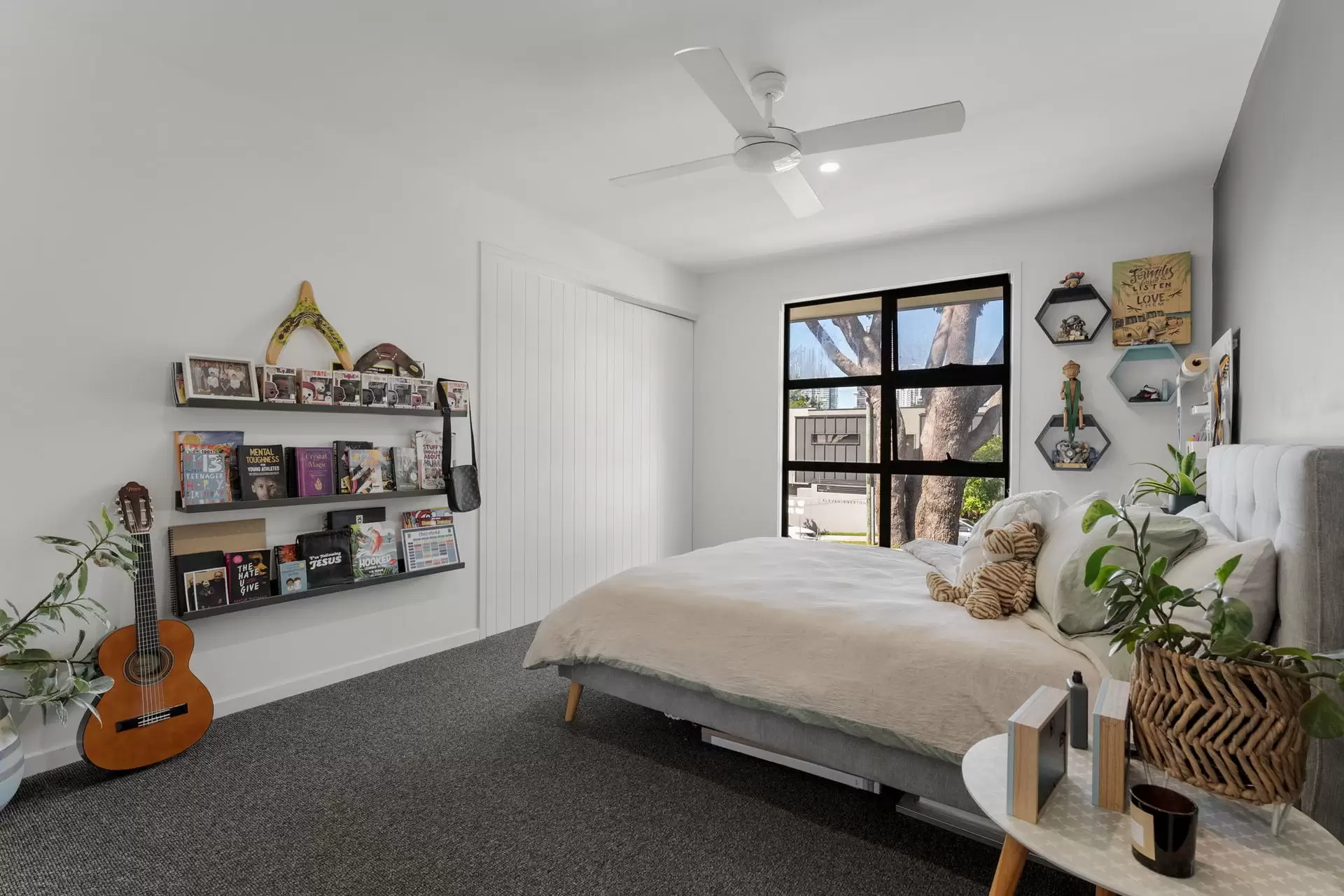 1/6 Egerton Street, Southport Sold by Queensland Sotheby's International Realty - image 1