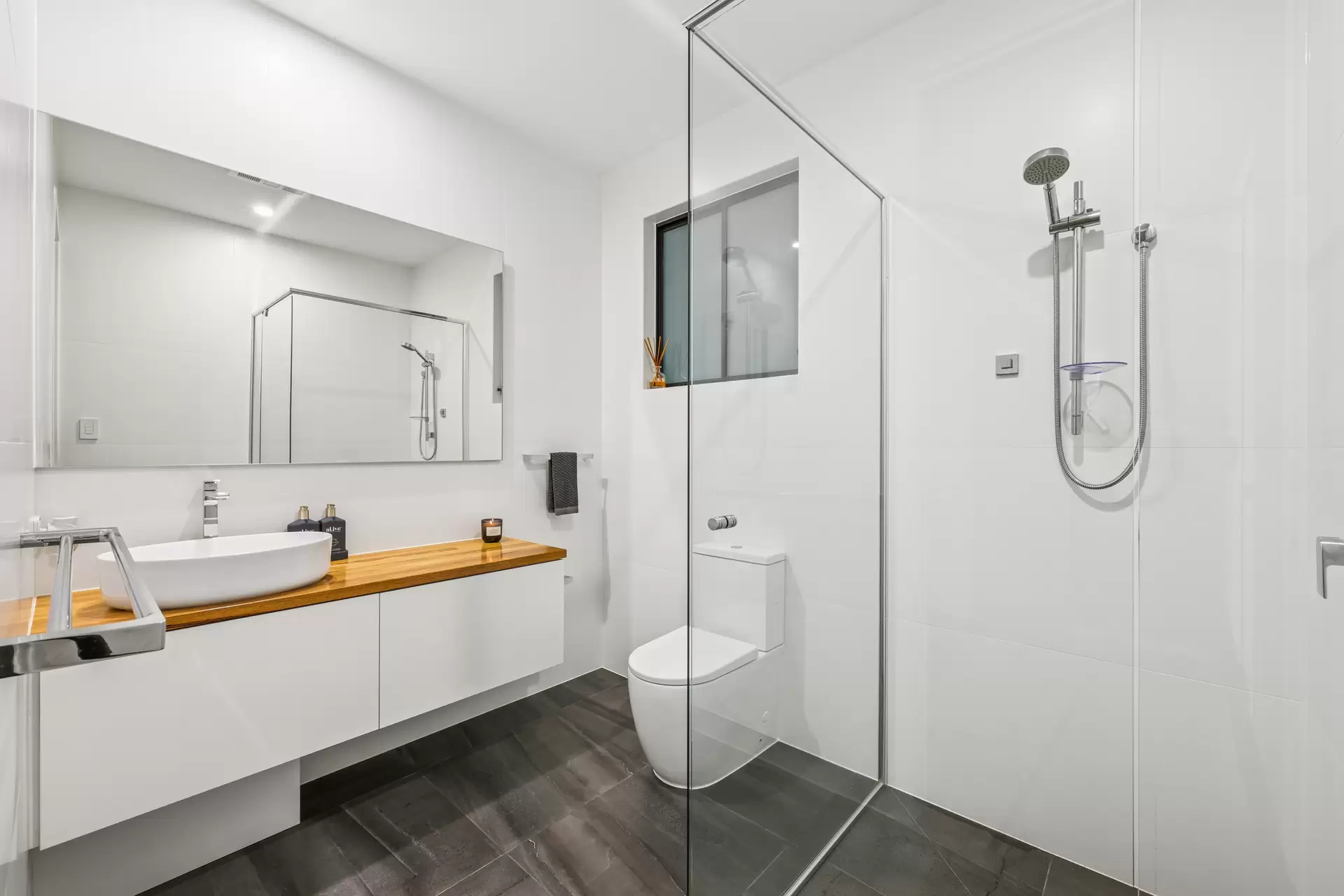 62 Mary Bale Drive, Tallebudgera Sold by Queensland Sotheby's International Realty - image 1