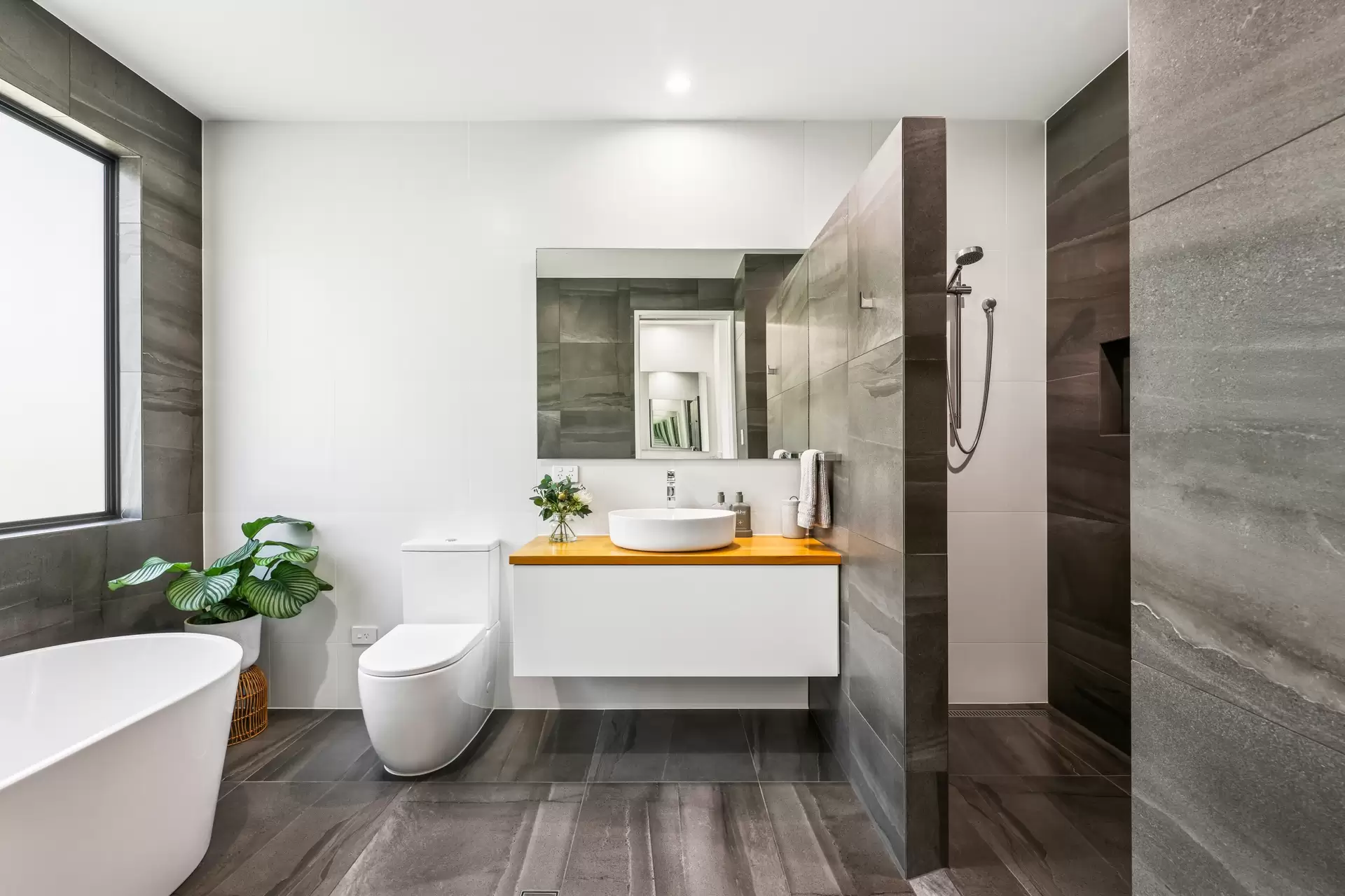 62 Mary Bale Drive, Tallebudgera Sold by Queensland Sotheby's International Realty - image 1