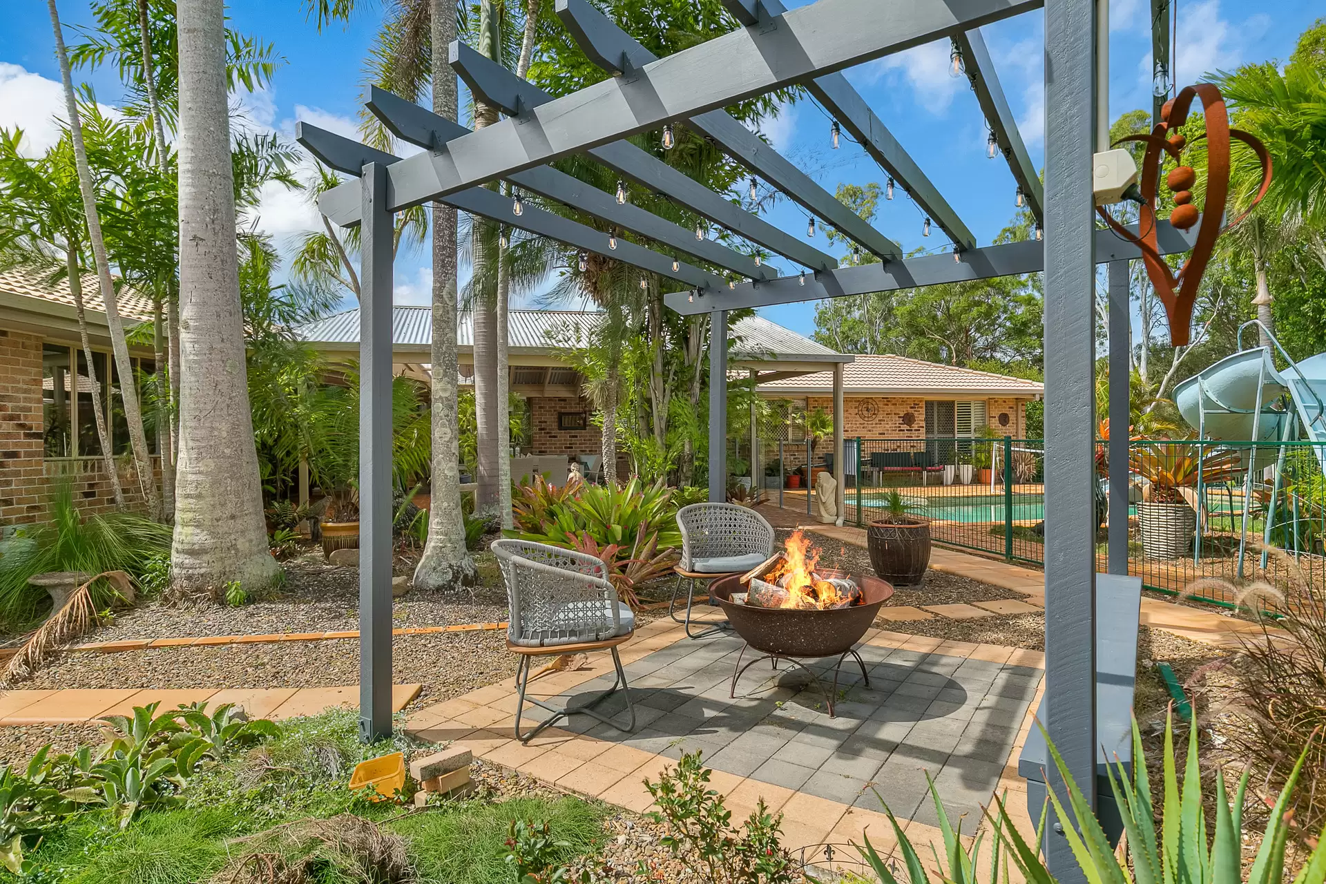 1 Cockateil Court, Thornlands Sold by Queensland Sotheby's International Realty - image 1