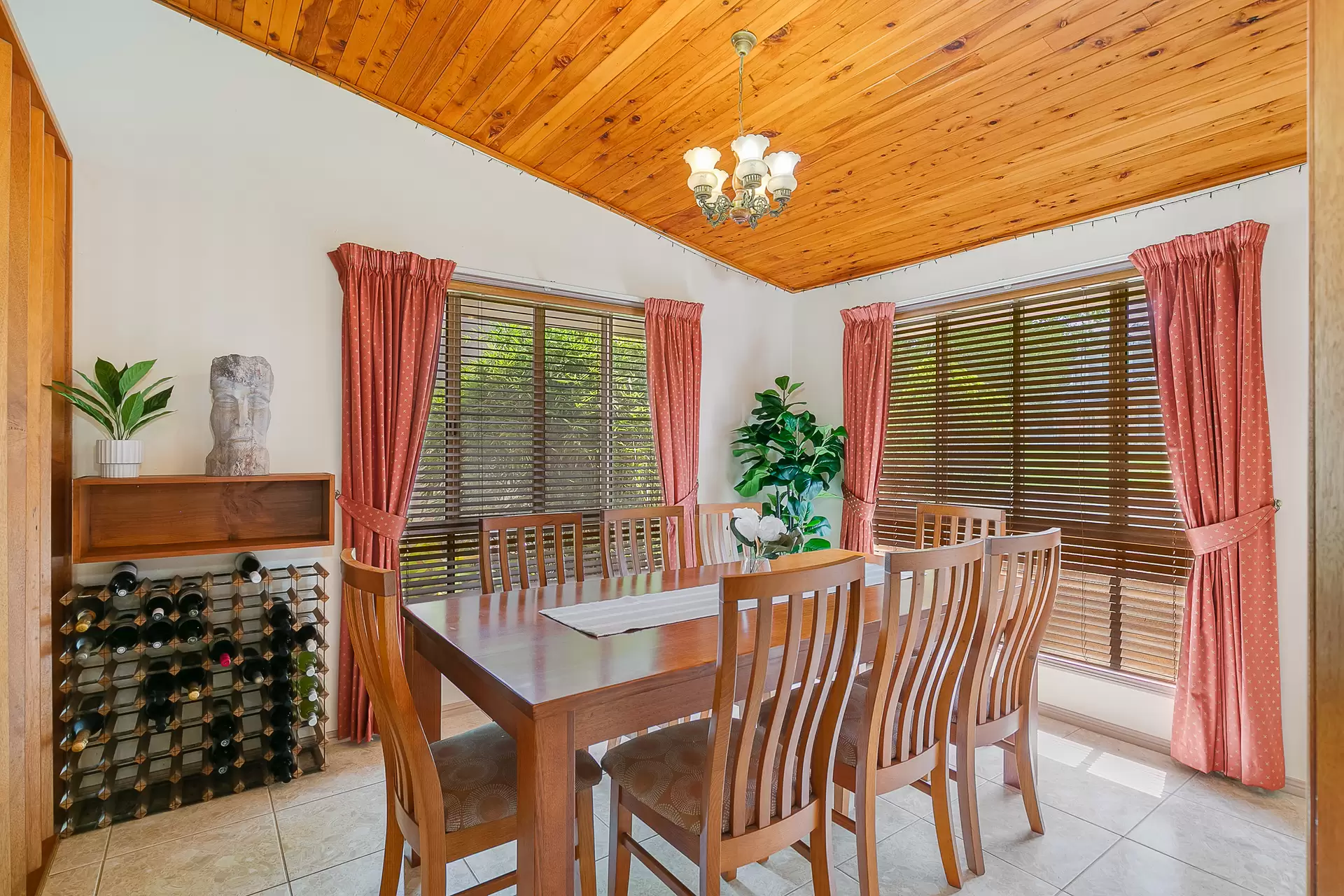1 Cockateil Court, Thornlands Sold by Queensland Sotheby's International Realty - image 1