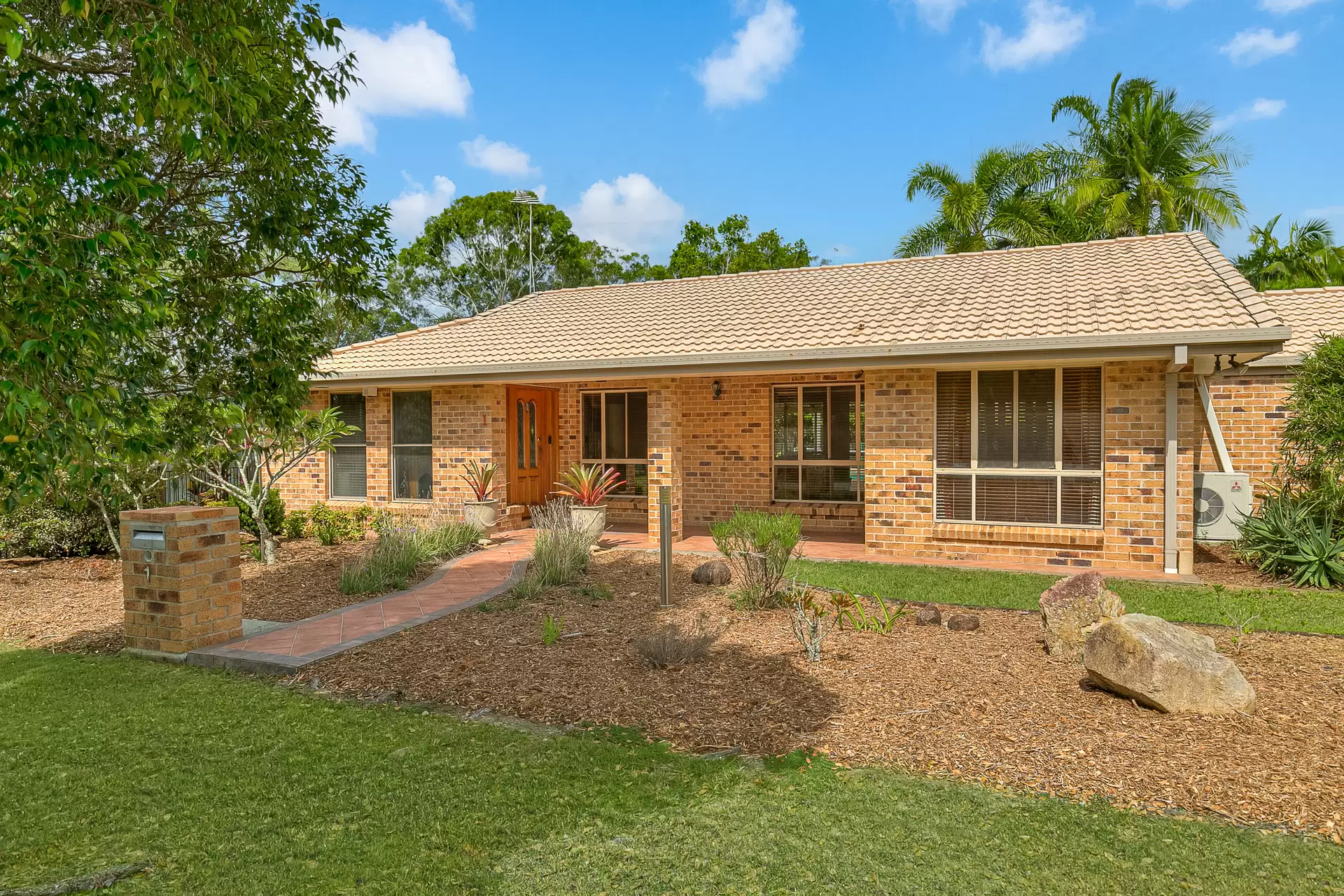 1 Cockateil Court, Thornlands Sold by Queensland Sotheby's International Realty - image 1