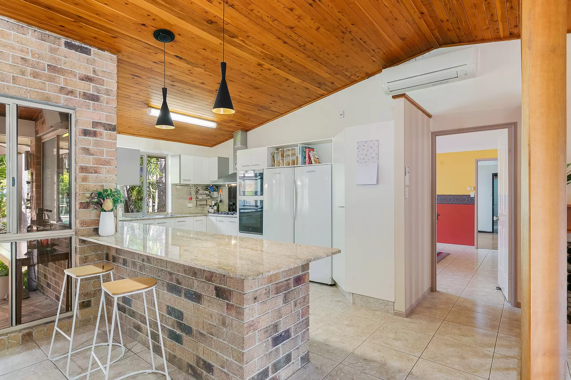 1 Cockateil Court, Thornlands Sold by Queensland Sotheby's International Realty - image 1