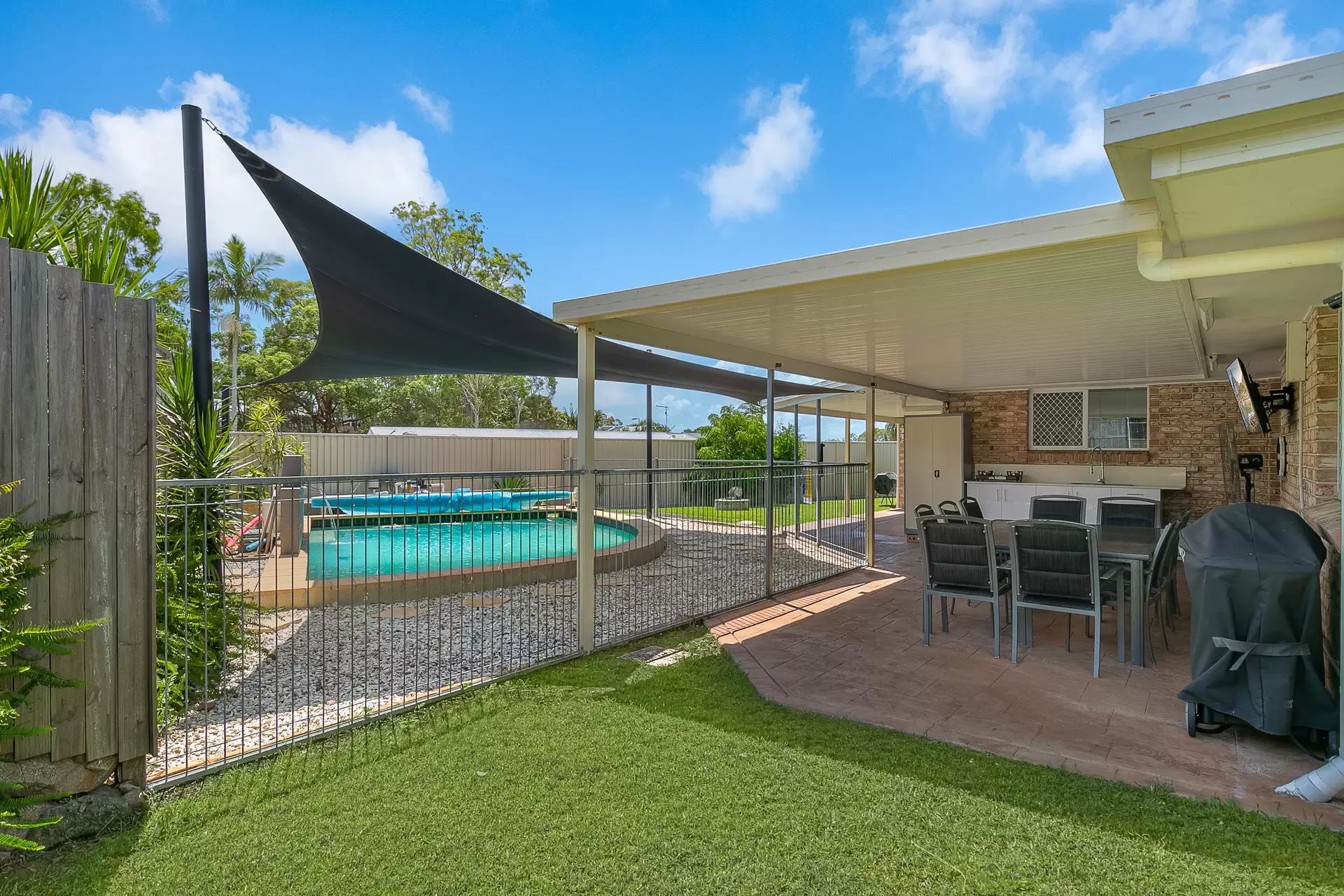 24 Amethyst Street, Alexandra Hills Sold by  - image 1