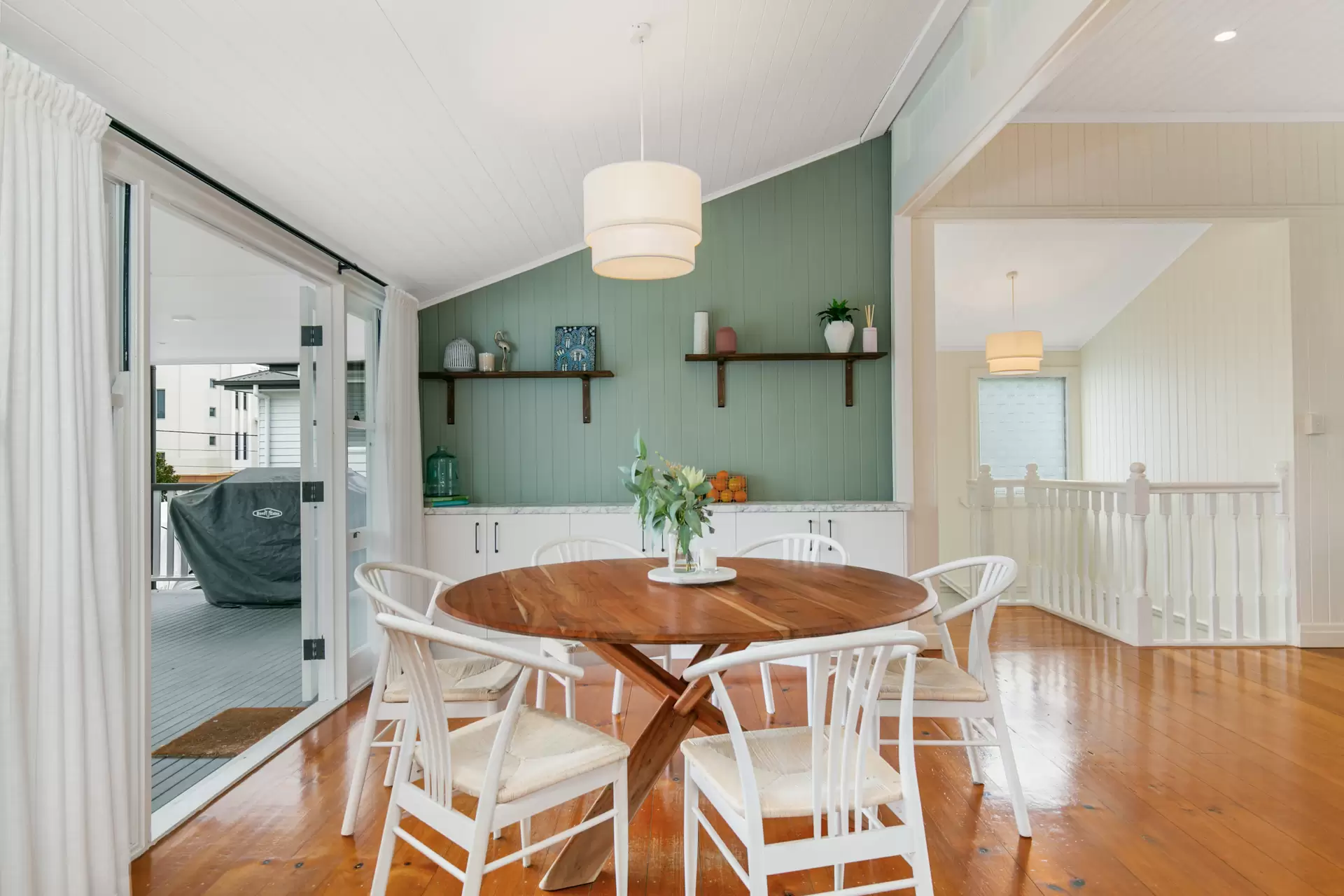 44 Little Shore Street, Cleveland Sold by Queensland Sotheby's International Realty - image 1