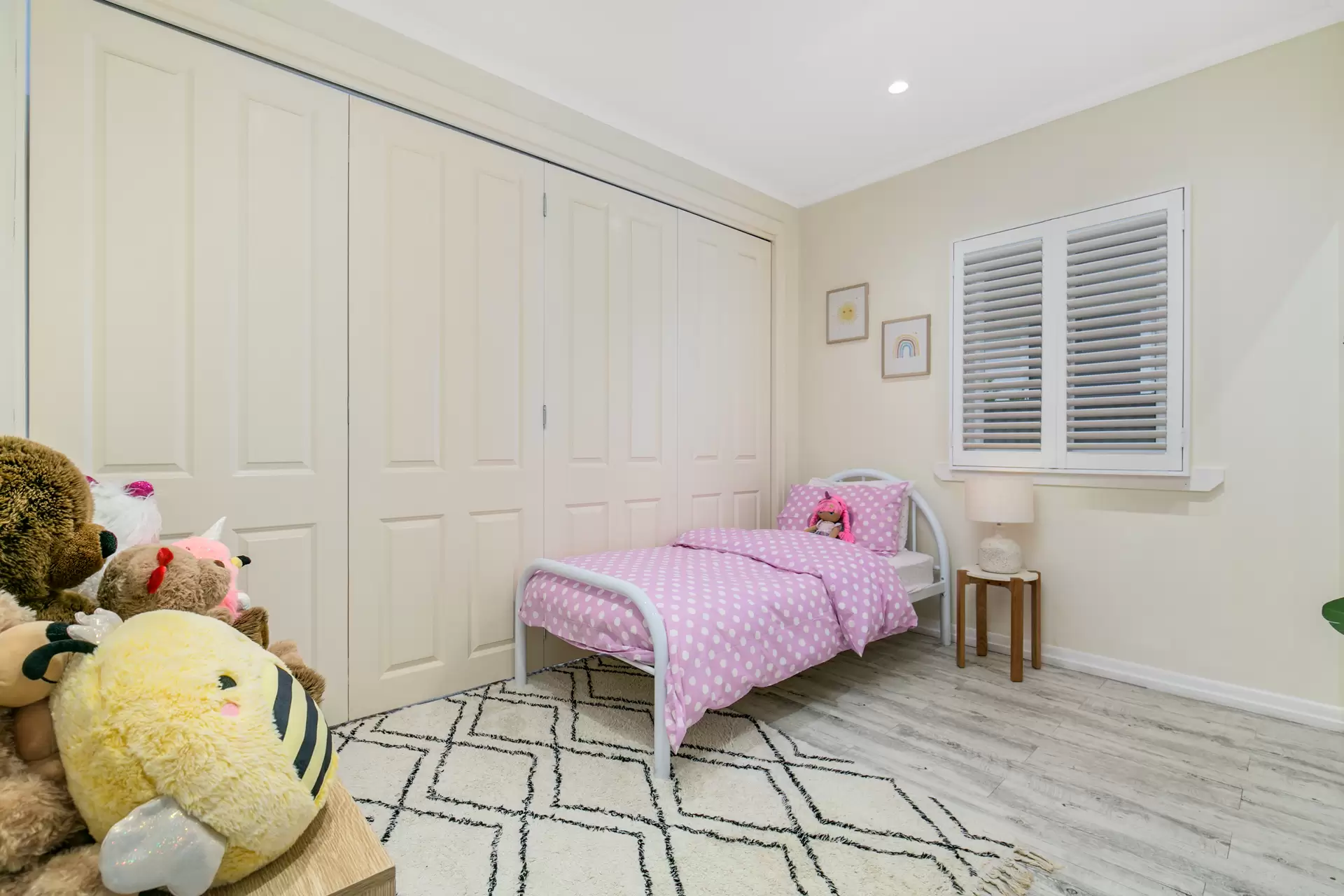44 Little Shore Street, Cleveland Sold by Queensland Sotheby's International Realty - image 1