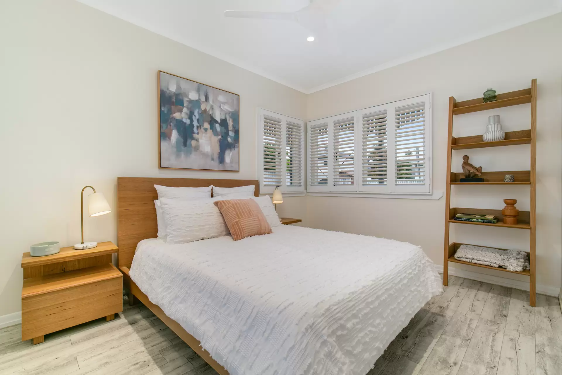 44 Little Shore Street, Cleveland Sold by Queensland Sotheby's International Realty - image 1