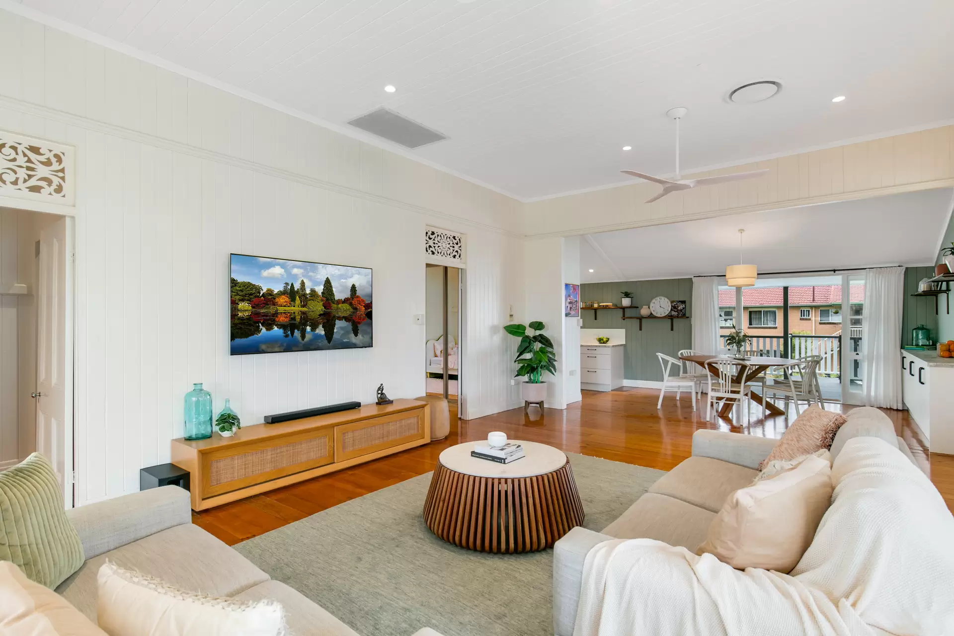 44 Little Shore Street, Cleveland Sold by Queensland Sotheby's International Realty - image 1