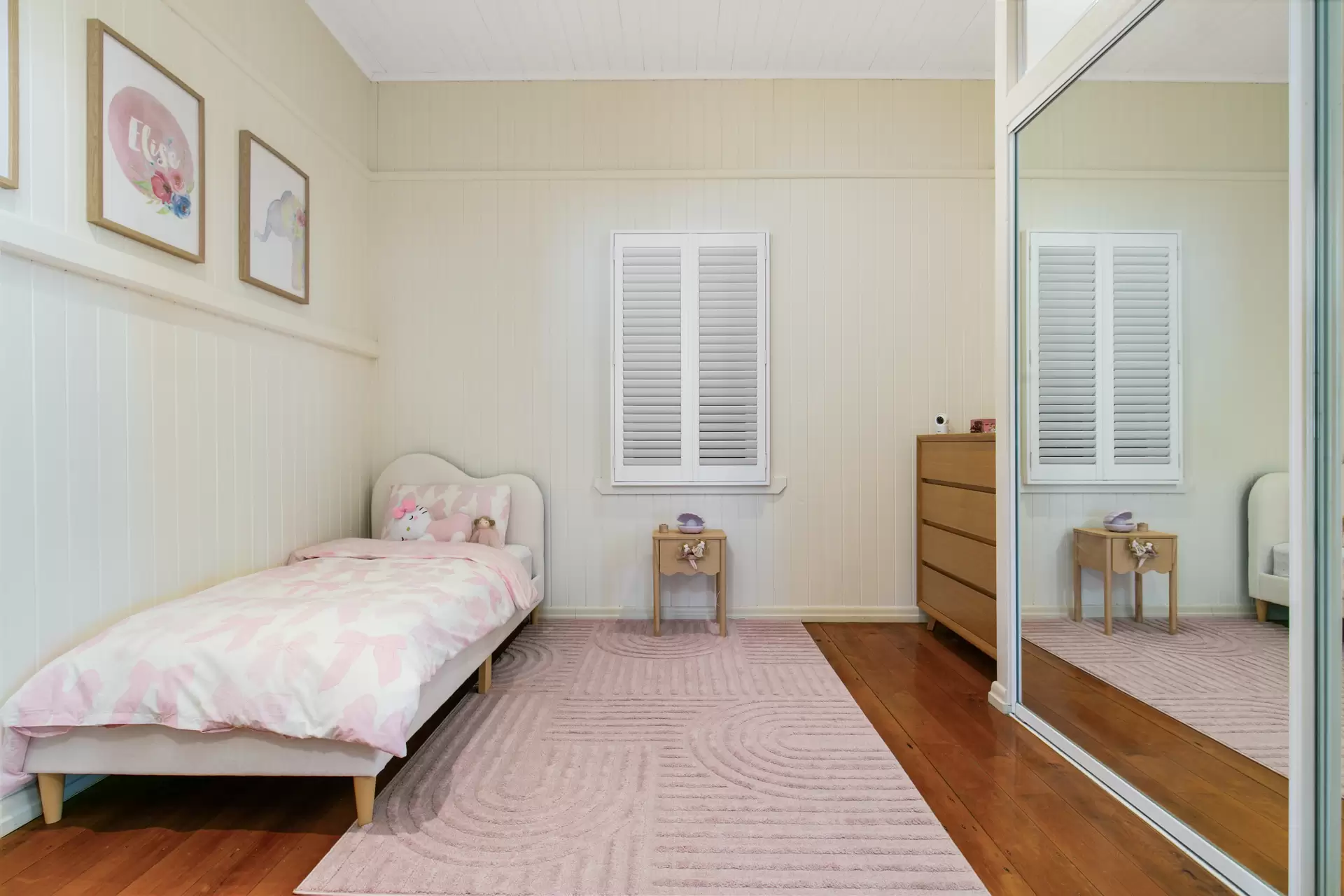 44 Little Shore Street, Cleveland Sold by Queensland Sotheby's International Realty - image 1