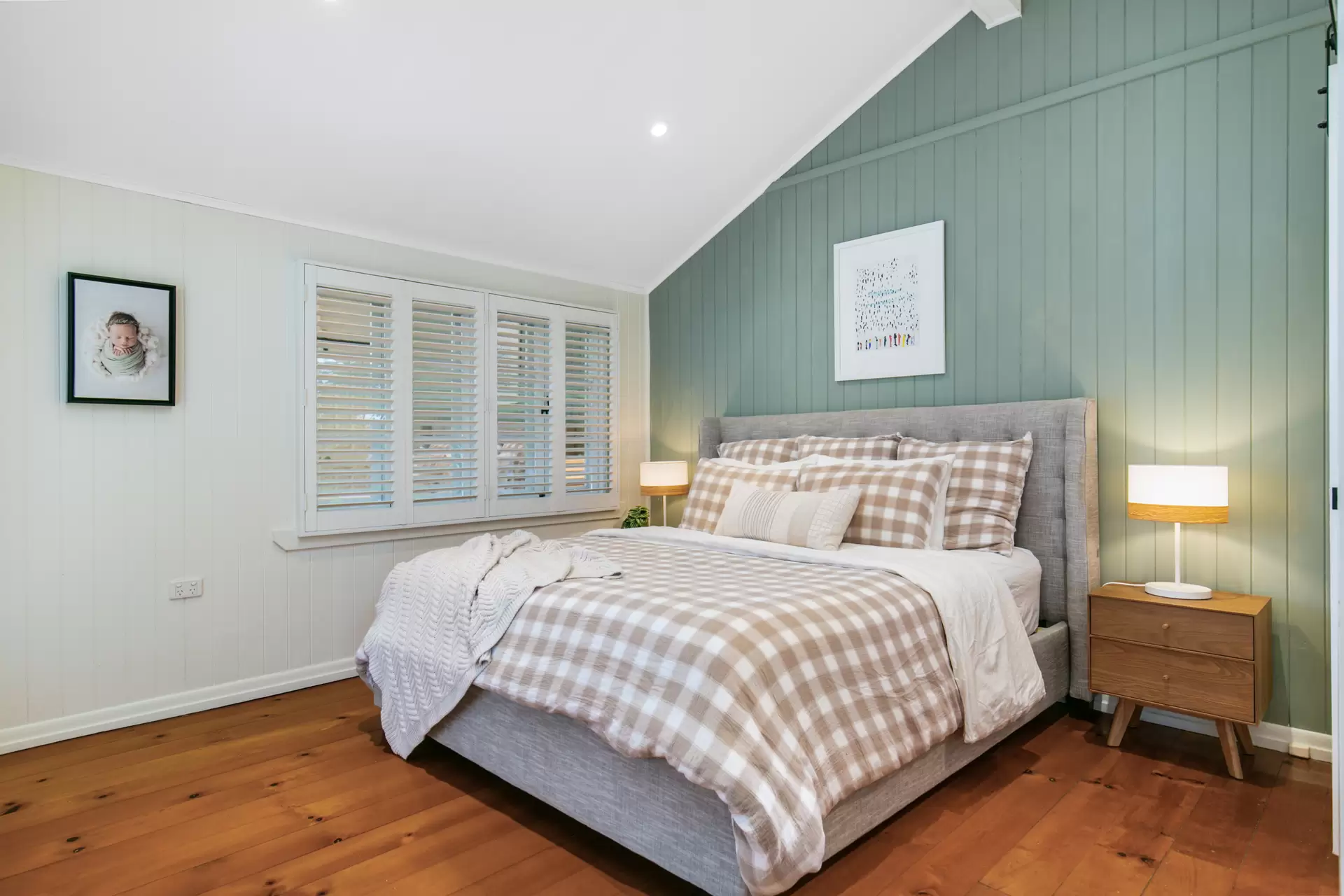 44 Little Shore Street, Cleveland Sold by Queensland Sotheby's International Realty - image 1