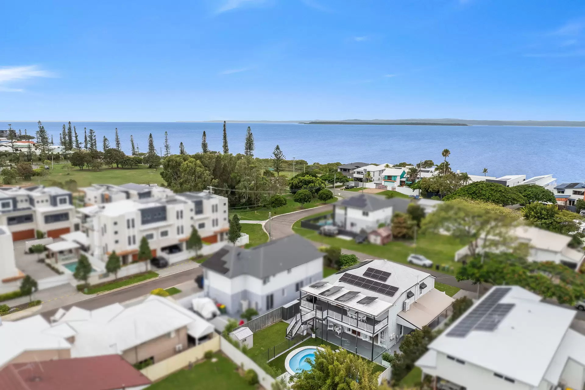 44 Little Shore Street, Cleveland Sold by Queensland Sotheby's International Realty - image 1