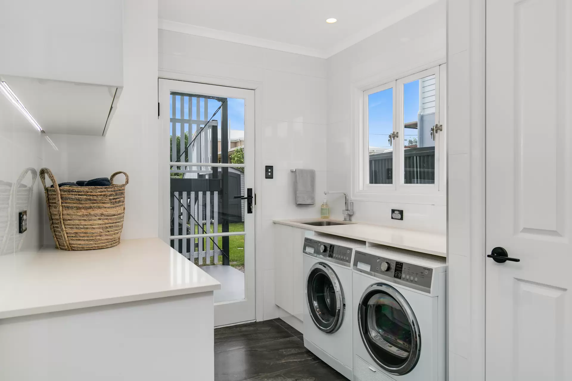 44 Little Shore Street, Cleveland Sold by Queensland Sotheby's International Realty - image 1
