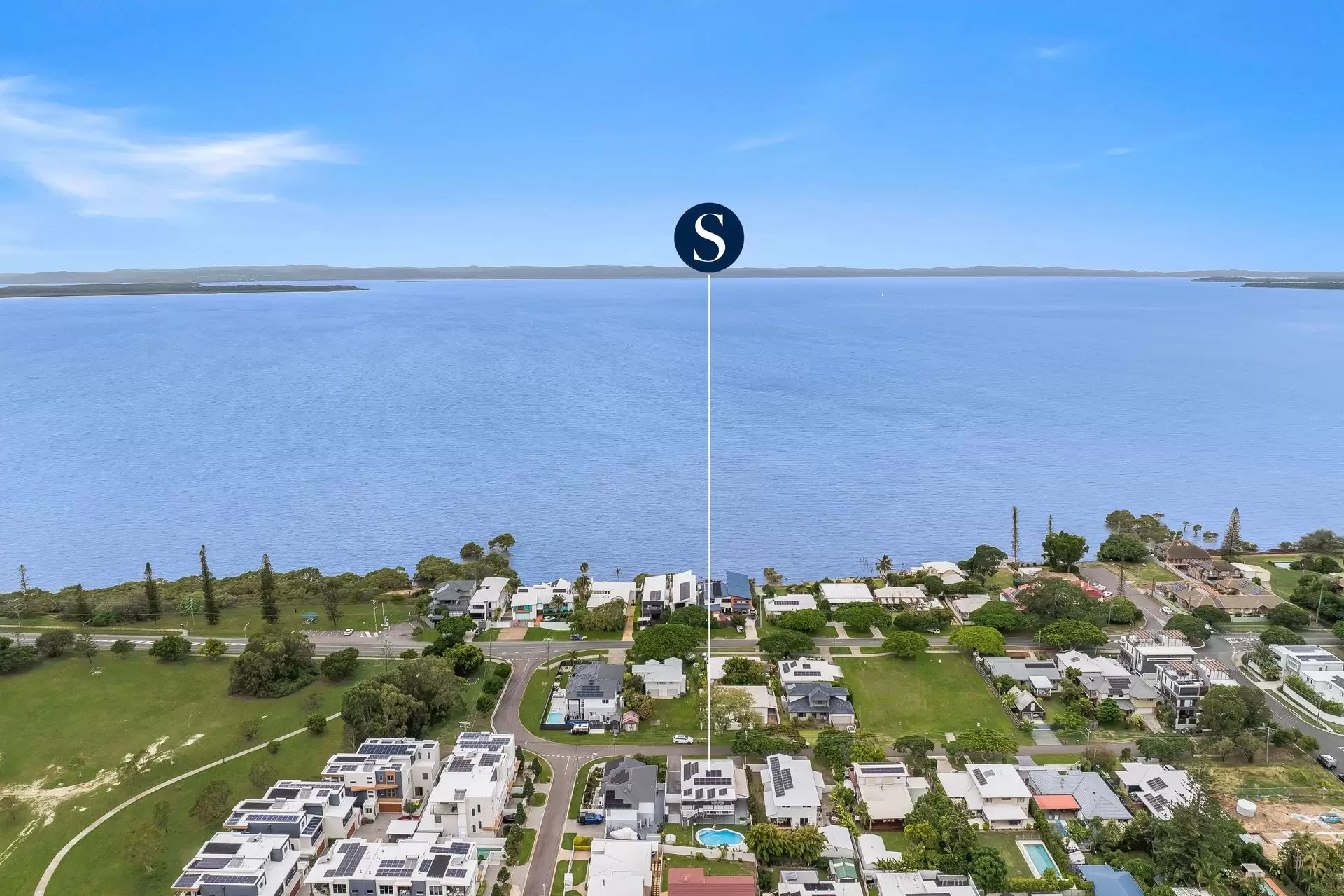 44 Little Shore Street, Cleveland Sold by Queensland Sotheby's International Realty - image 1