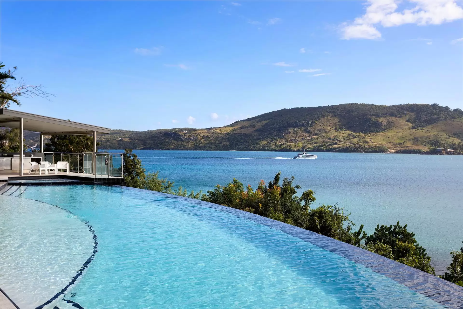 27/5 Acacia Drive, Hamilton Island Sold by Queensland Sotheby's International Realty - image 1
