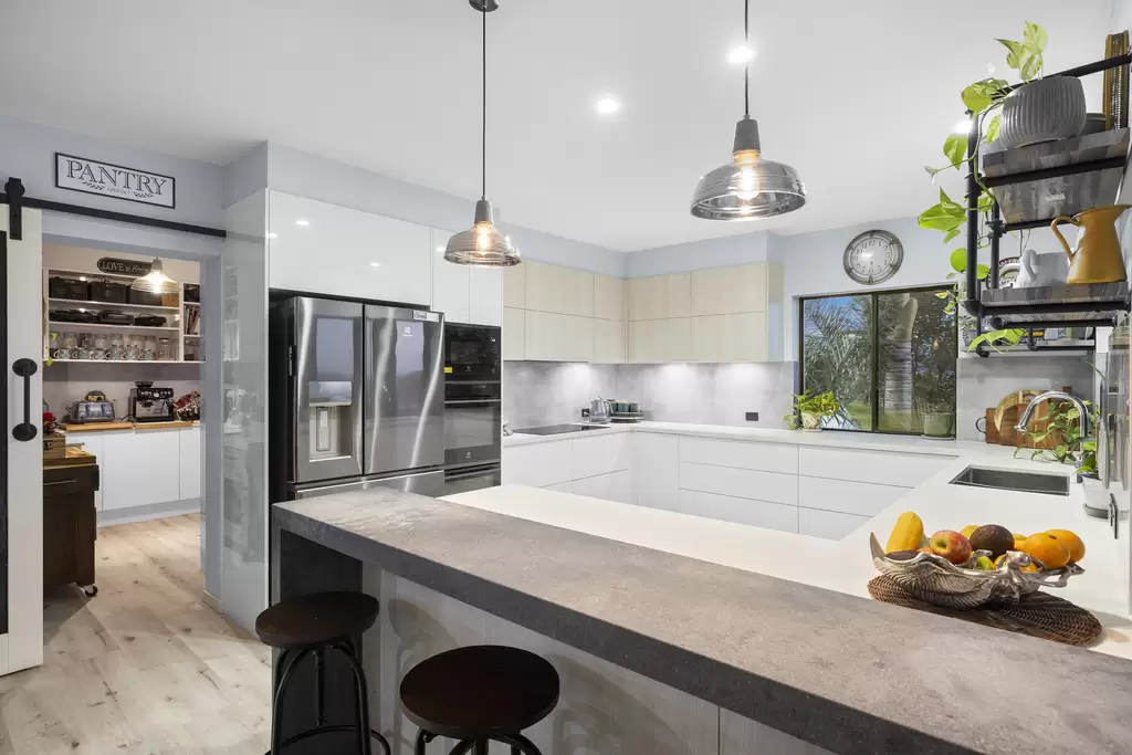 9 Wilohurst Drive, Redland Bay For Sale by Queensland Sotheby's International Realty