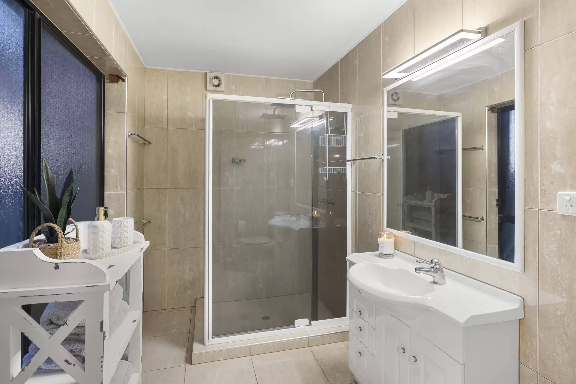 9 Wilohurst Drive, Redland Bay For Sale by Queensland Sotheby's International Realty - image 1