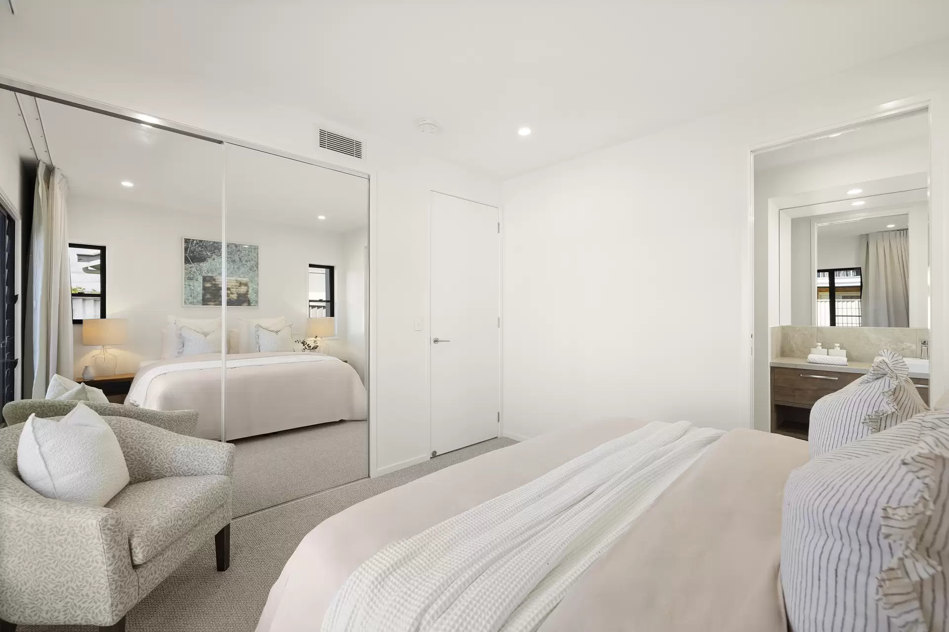 108 Esplanade, Point Vernon Sold by Queensland Sotheby's International Realty - image 1