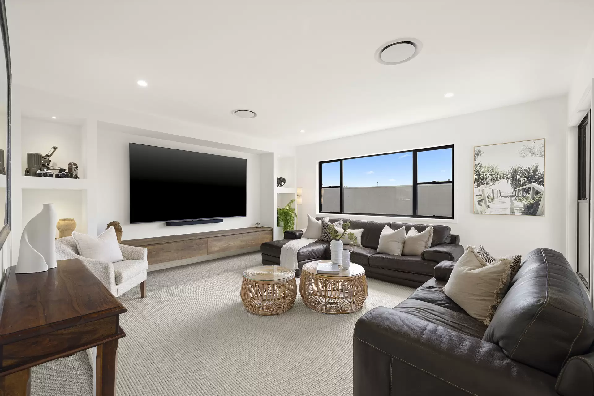 108 Esplanade, Point Vernon Sold by Queensland Sotheby's International Realty - image 1