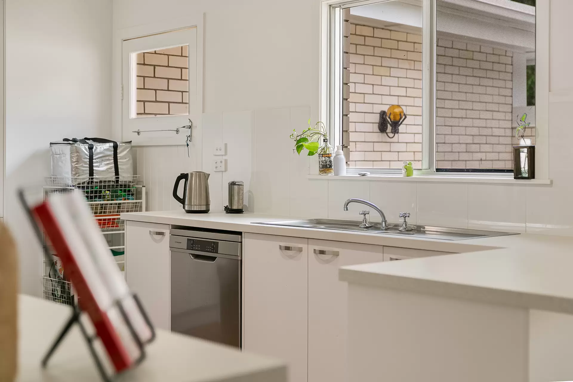 13 Valantine Road, Capalaba Sold by Queensland Sotheby's International Realty - image 1
