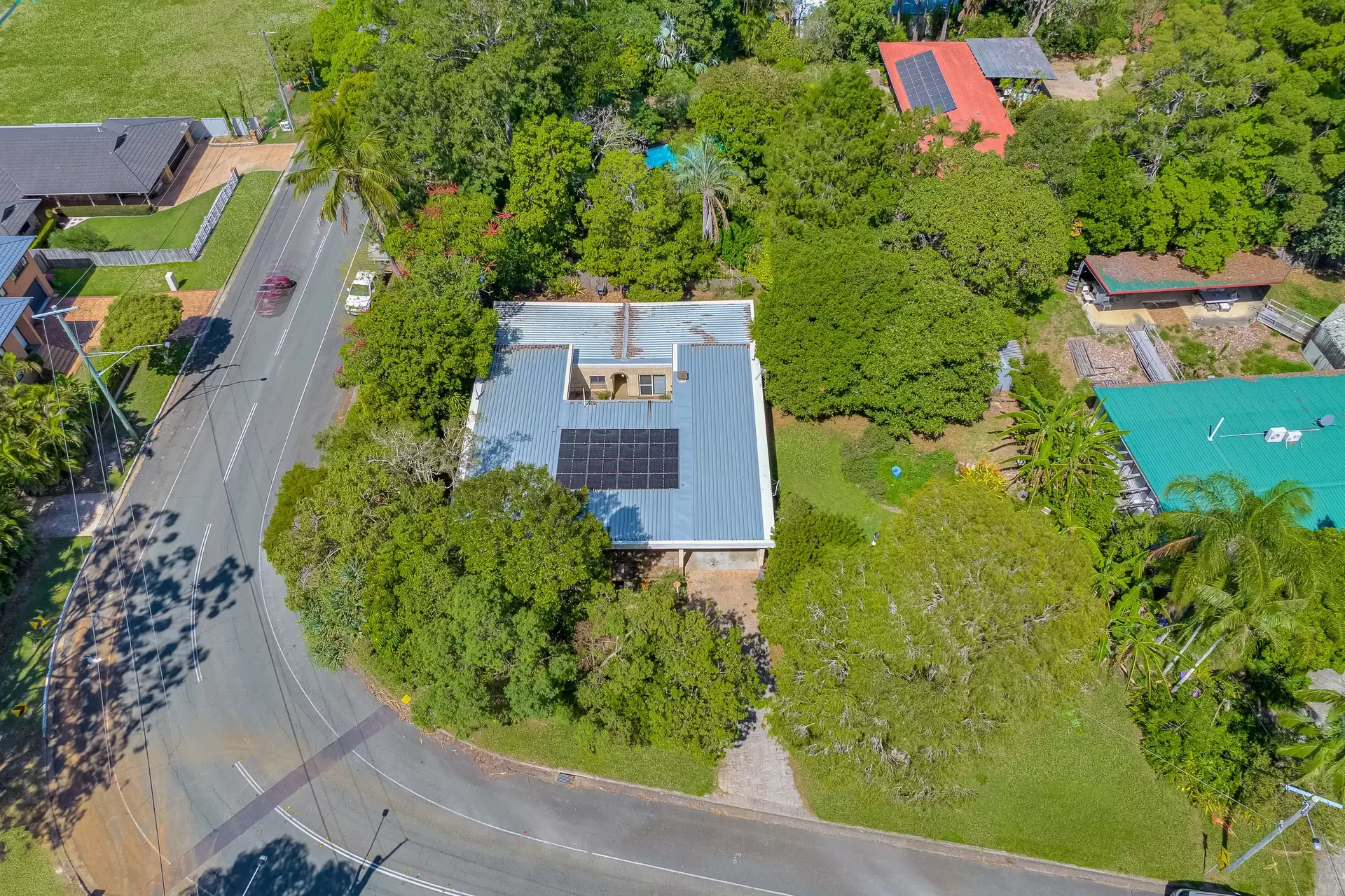 13 Valantine Road, Capalaba Sold by Queensland Sotheby's International Realty - image 1