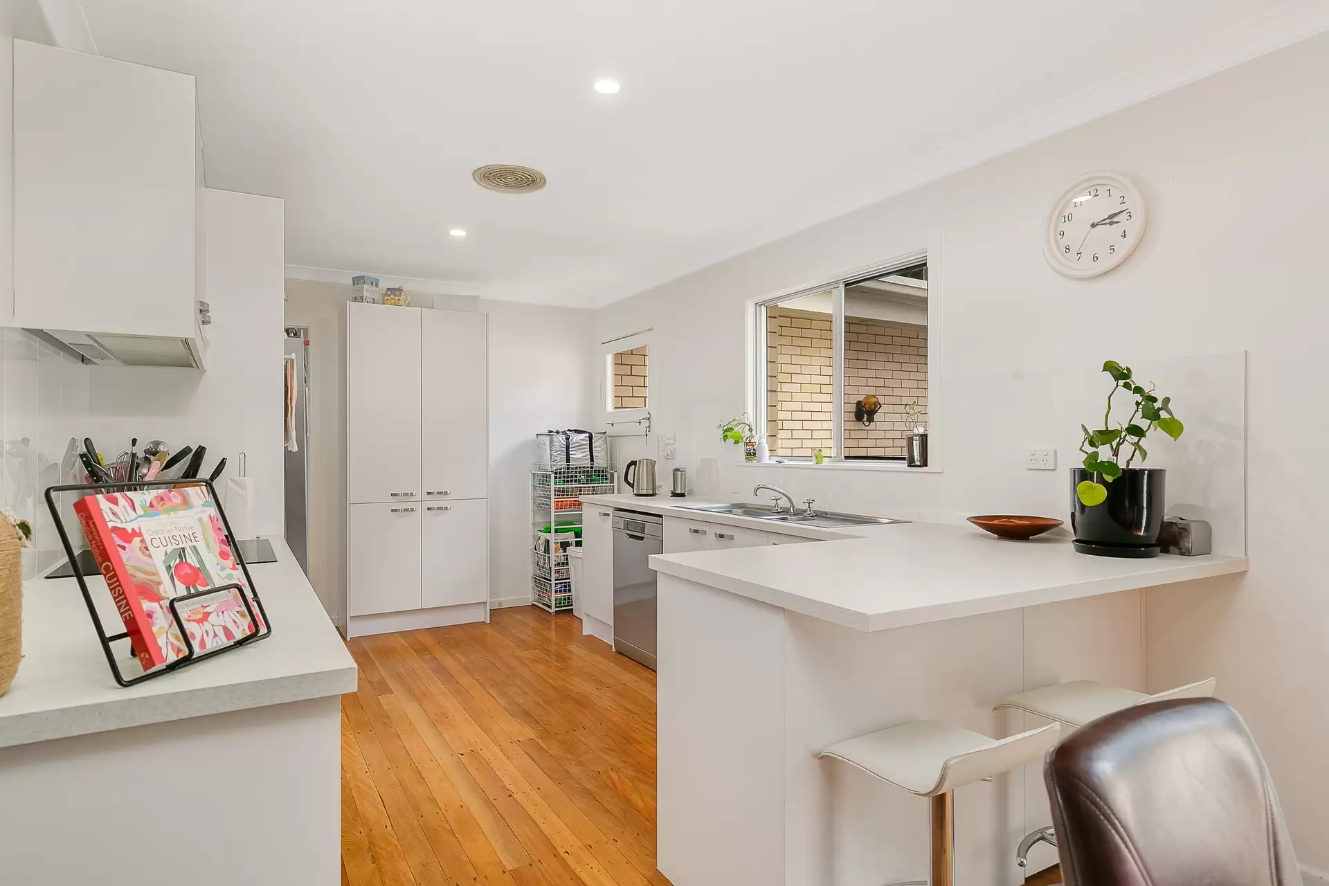 13 Valantine Road, Capalaba Sold by Queensland Sotheby's International Realty - image 1
