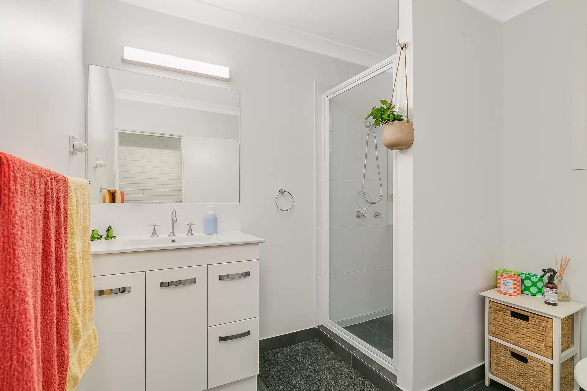 13 Valantine Road, Capalaba Sold by Queensland Sotheby's International Realty - image 1