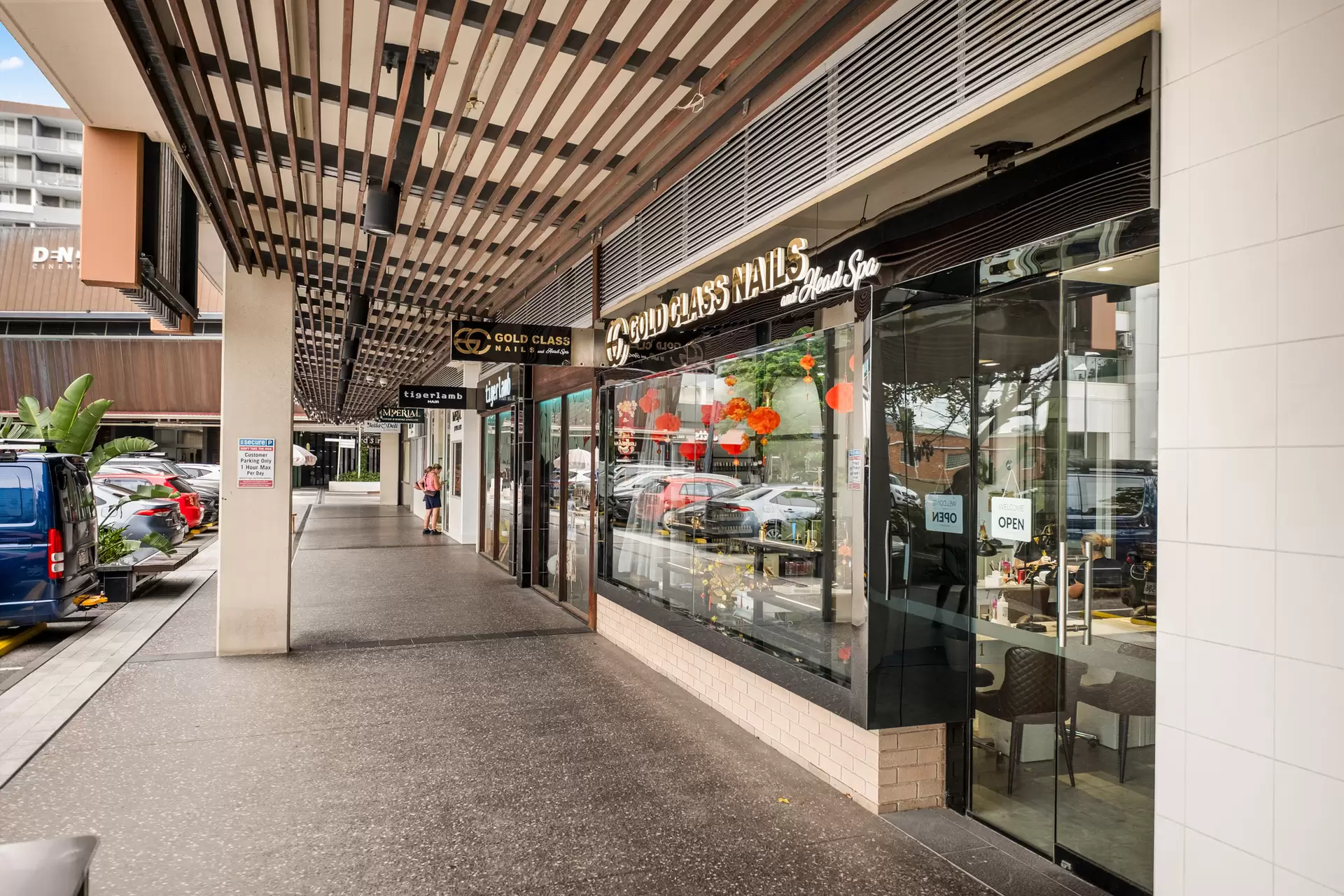 107/37 Harbour Road, Hamilton Sold by Queensland Sotheby's International Realty - image 1