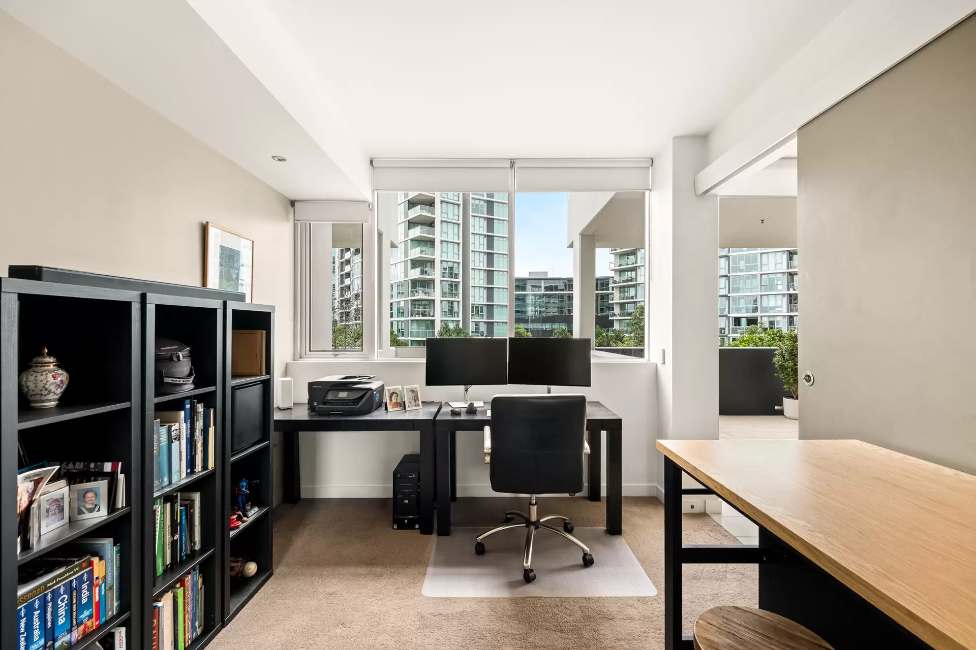 107/37 Harbour Road, Hamilton Sold by Queensland Sotheby's International Realty - image 1